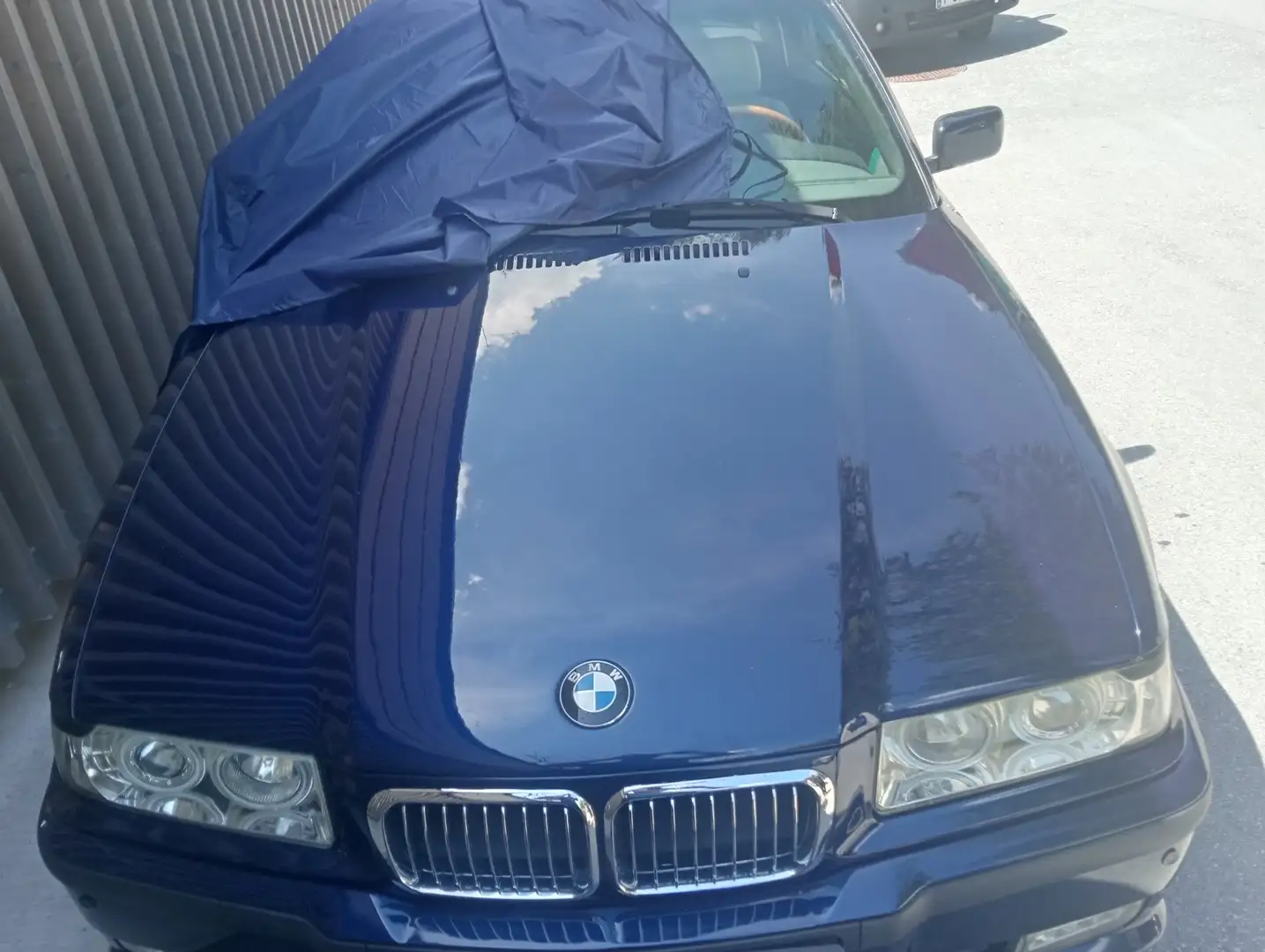 BMW 325 325i Cabrio Blau - 1