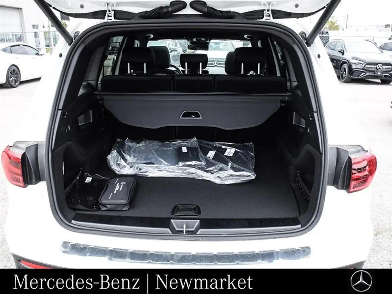 Mercedes-Benz GLB снимка Mercedes-Benz GLB