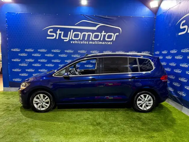 Volkswagen Touran view 9
