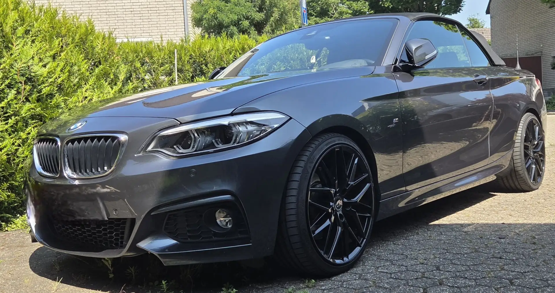 BMW 230 i Cabrio Aut. M-Sport, H&K Surround, NaviProf Grijs - 1