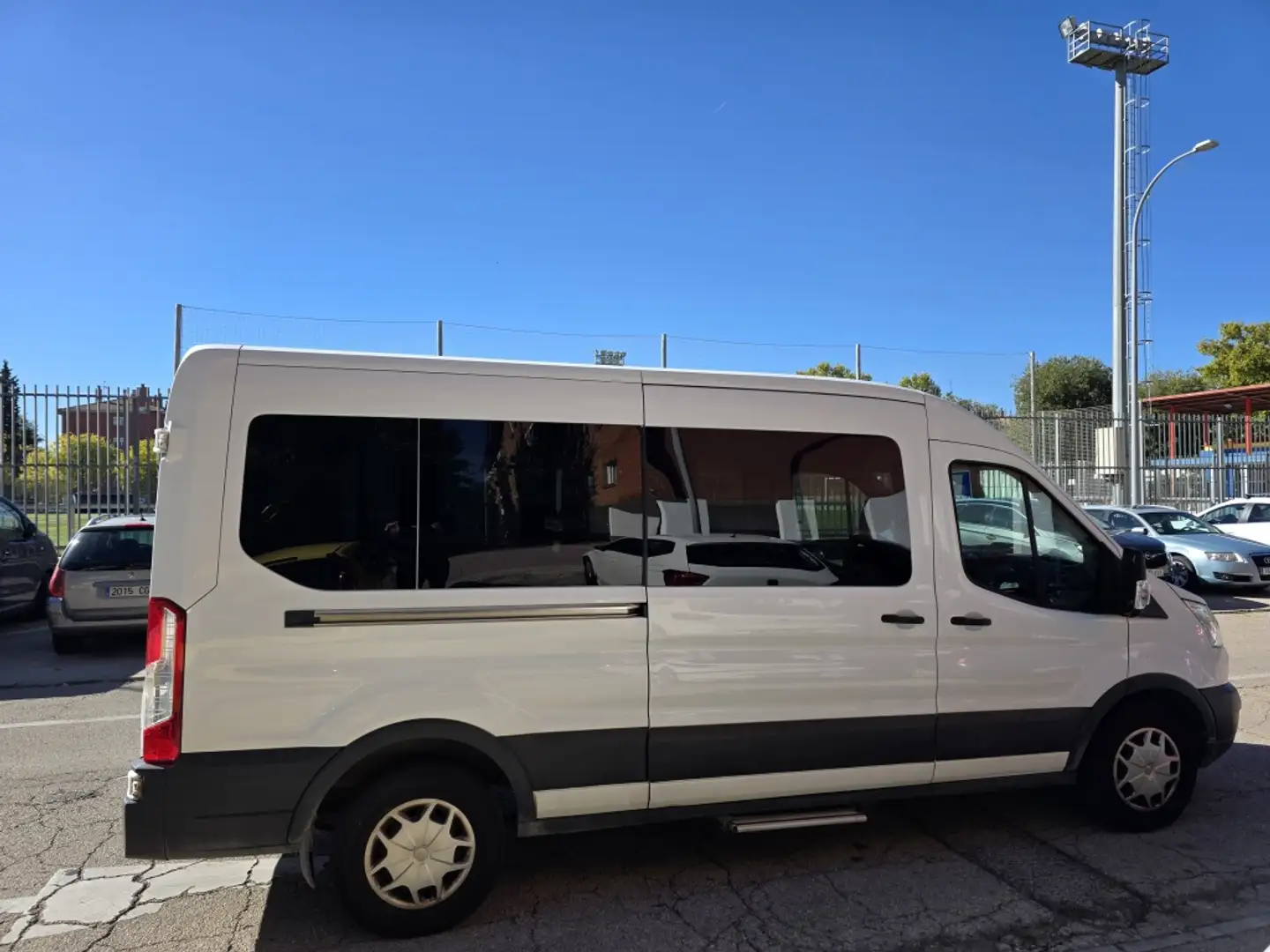 Ford Transit FT 350 L3 Kombi Trend 130 Blanc - 2