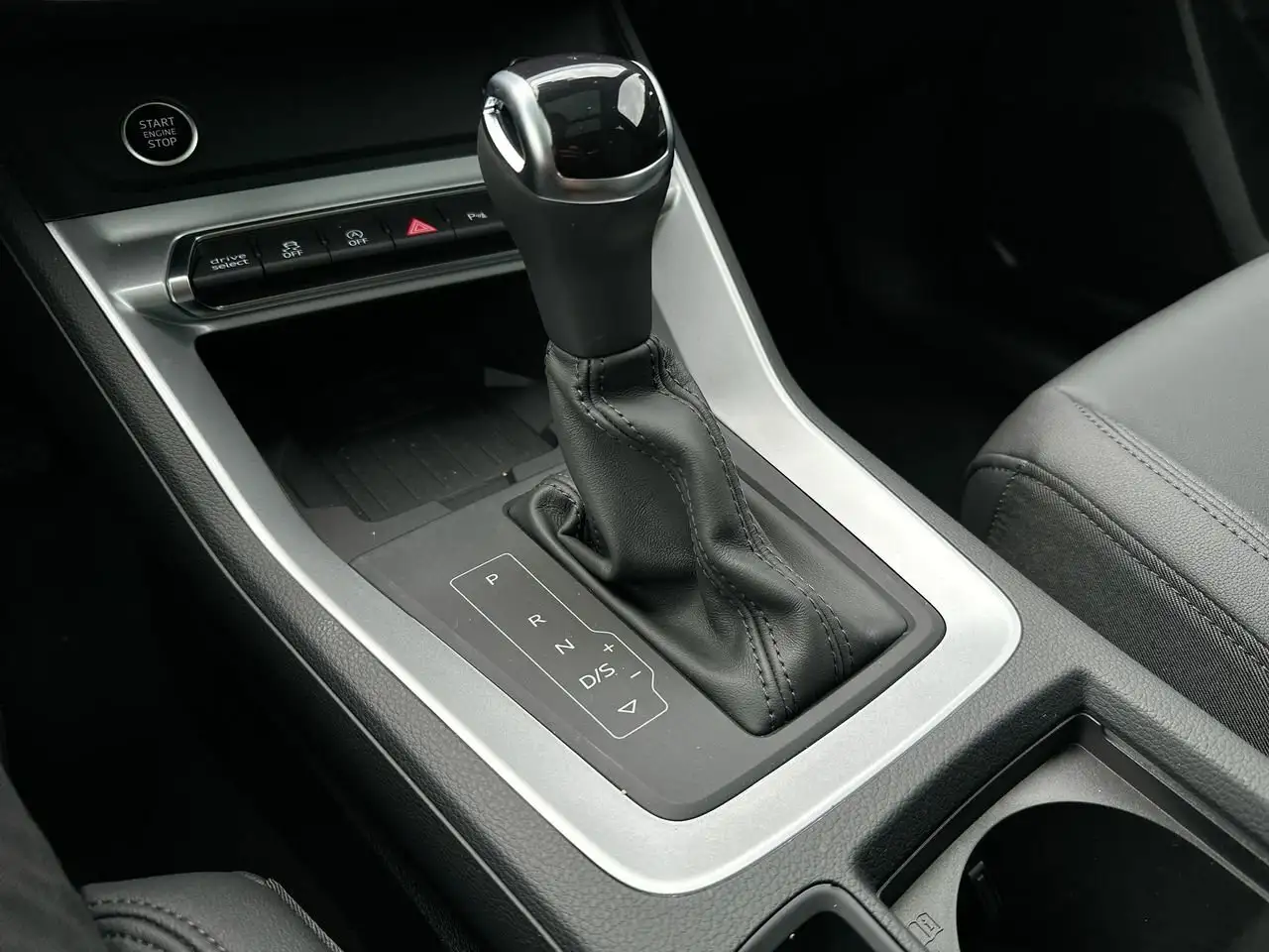 Audi Q3 снимка Audi Q3