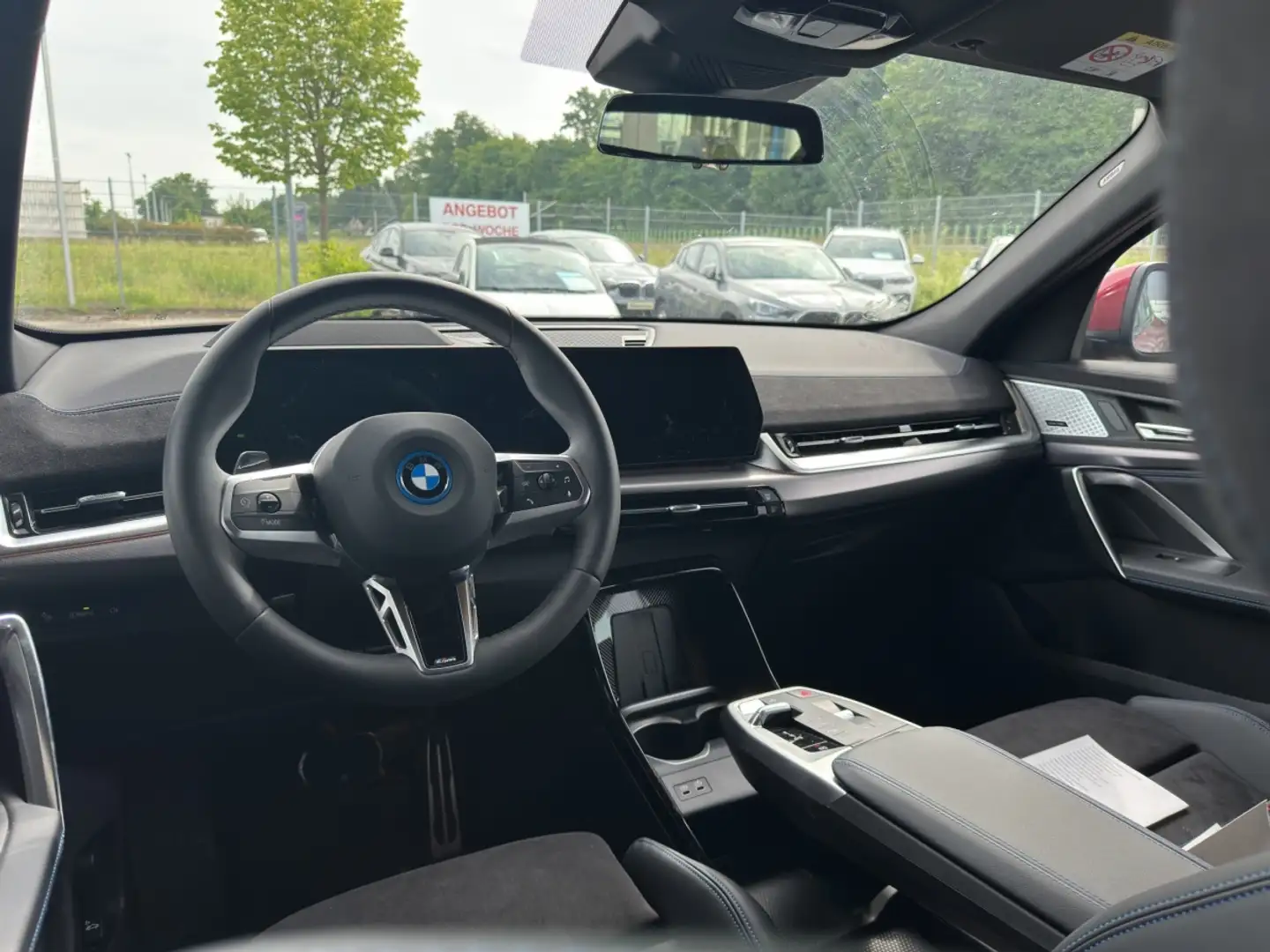 BMW iX2 eDrive20 ACC 360° HeadUP H&K Roşu - 2