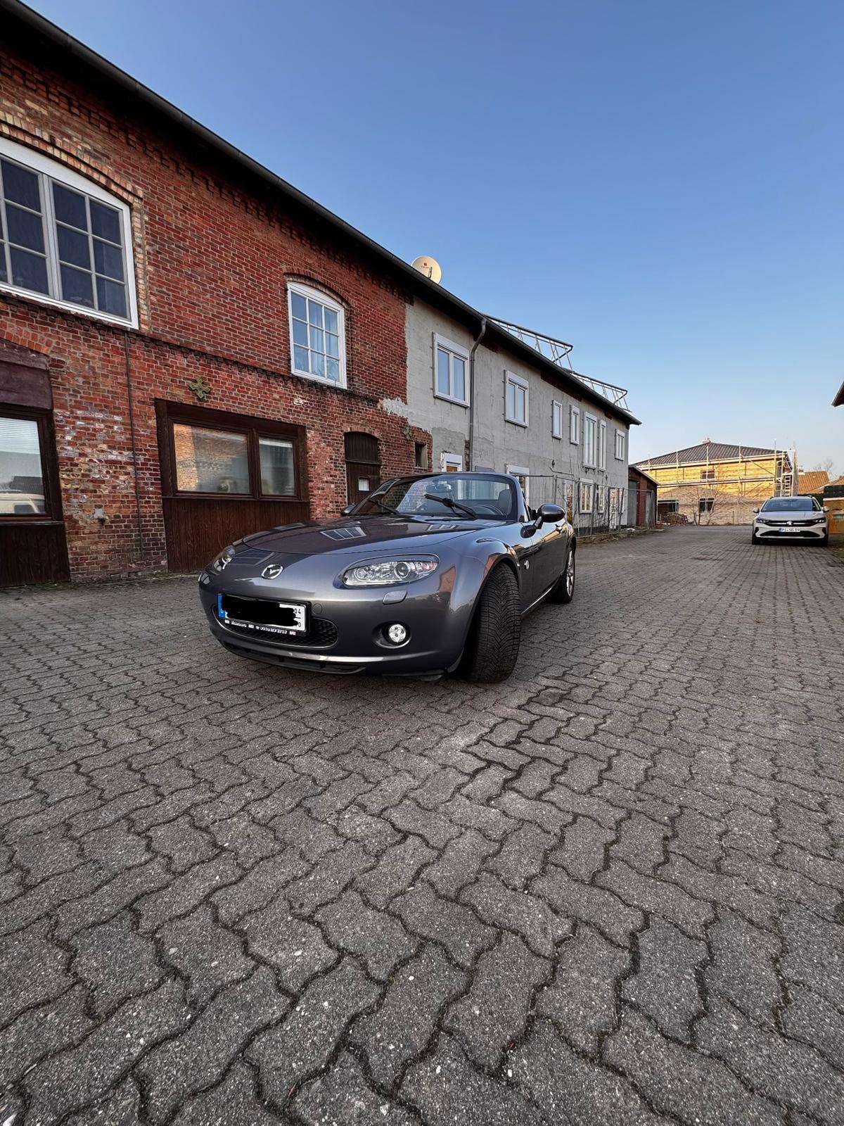 Second hand Mazda Mx-5 Miata 2.0