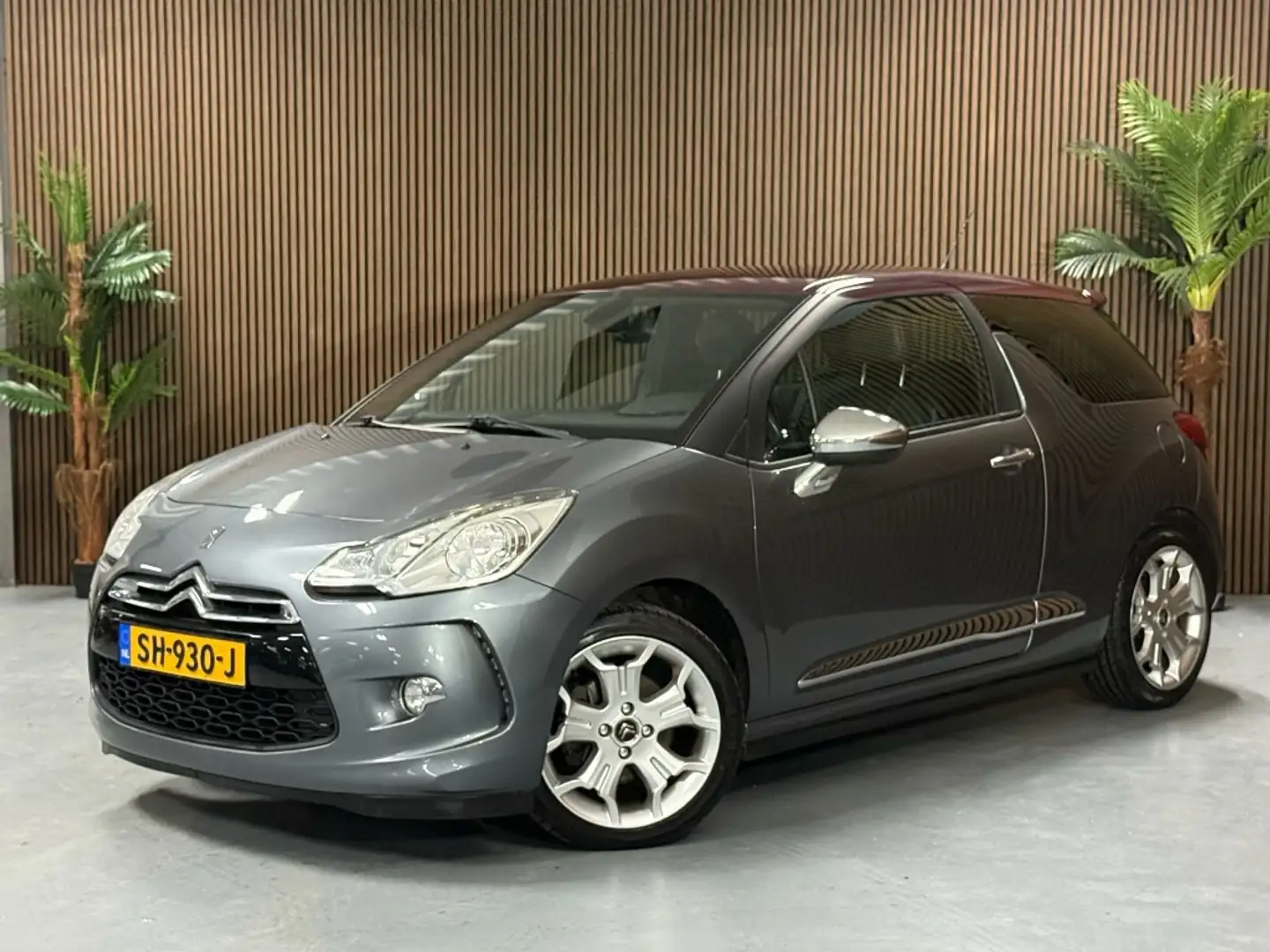 Citroen DS3 1.6 THP Sport Chic Grijs - 1
