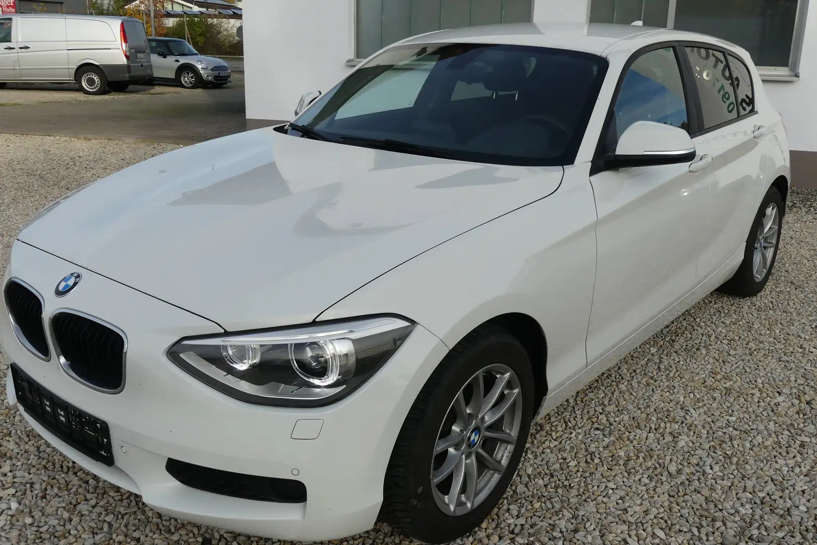 BMW 118 118d 5-Türig Bi-Xenon 6-Gang Serv.+Bremsen neu - 1