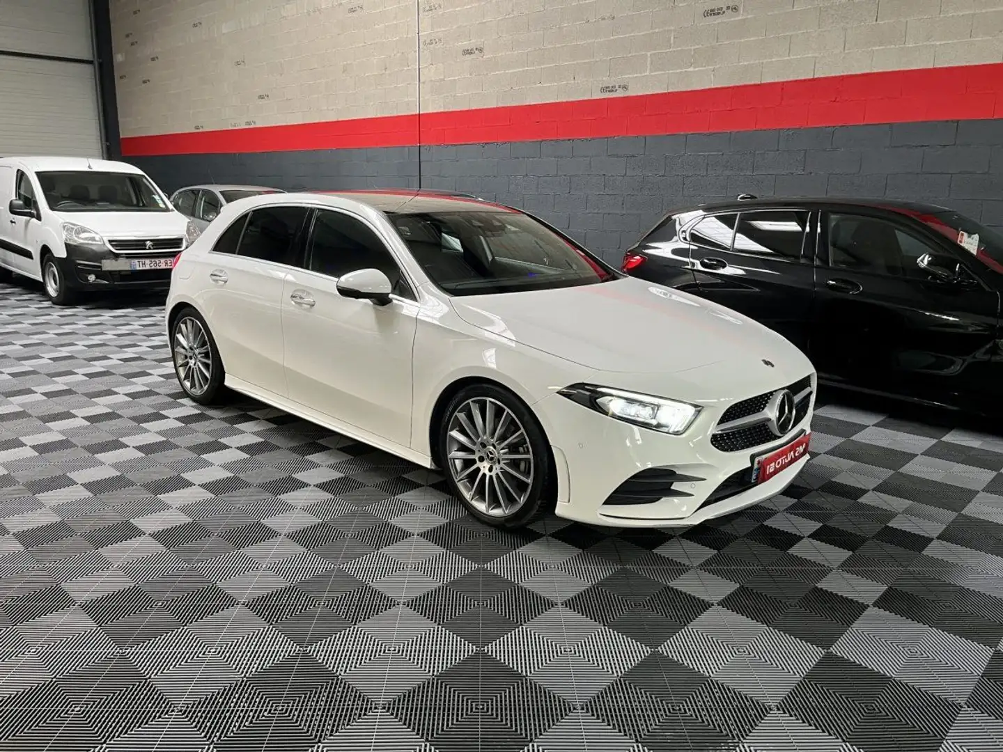Mercedes-Benz A 200 200 7G-DCT 163cv AMG LINE - 2