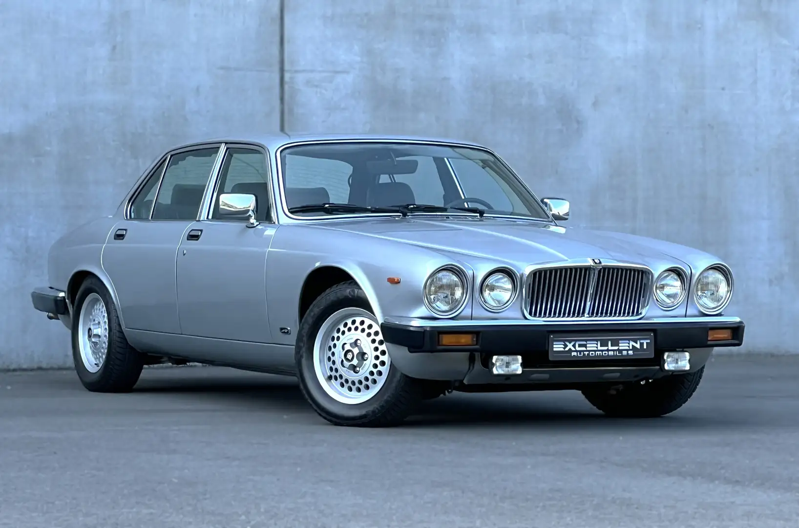 Jaguar Sovereign 4.2 sovereign/PHASE 3/AIRCO/BOITE AUTO/CUIR/ Grijs - 2