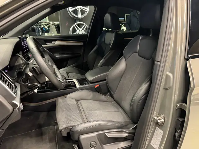 Audi Q5 view 14