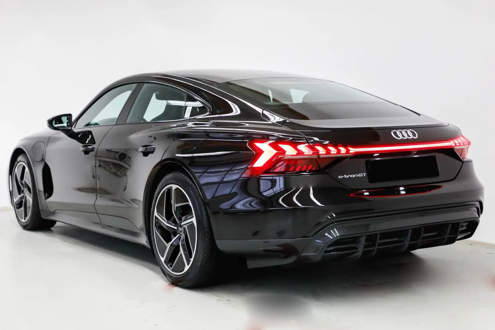 Audi e-tron GT Quattro 476CV (diverse disponibilità) Nero - 2