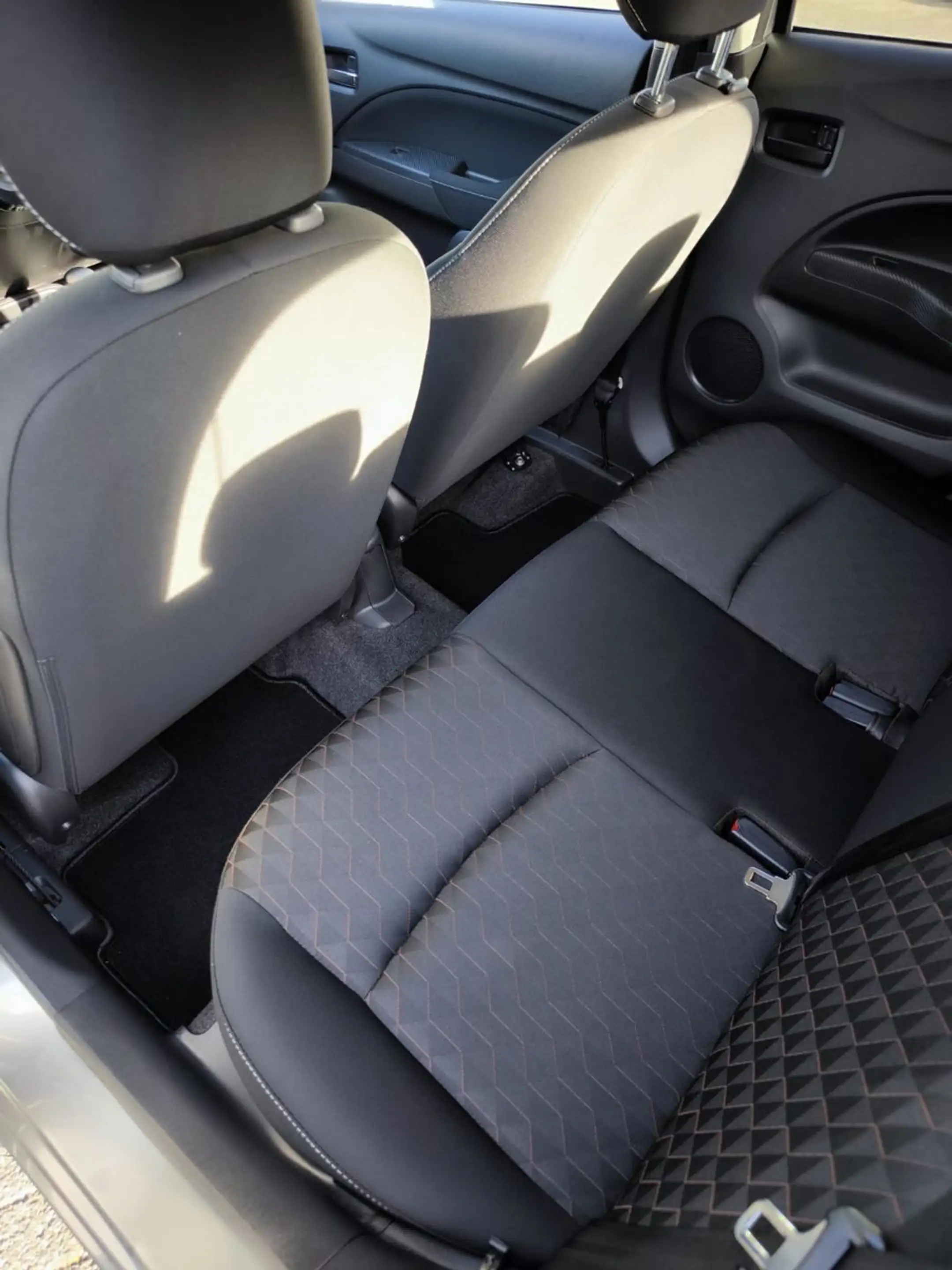 Mitsubishi Space Star AS&G 1.2 CVT Select+NAVI+KAMERA+SITZH — photo 11