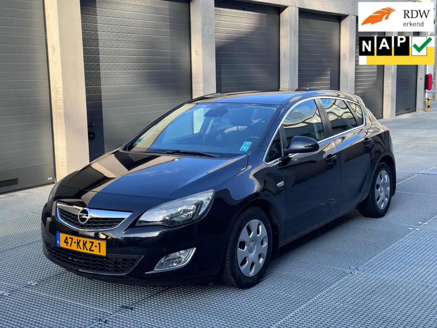 Opel Astra 1.6 Sport|Navi|Cruise|dealer onderhouden|sensors Siyah - 1