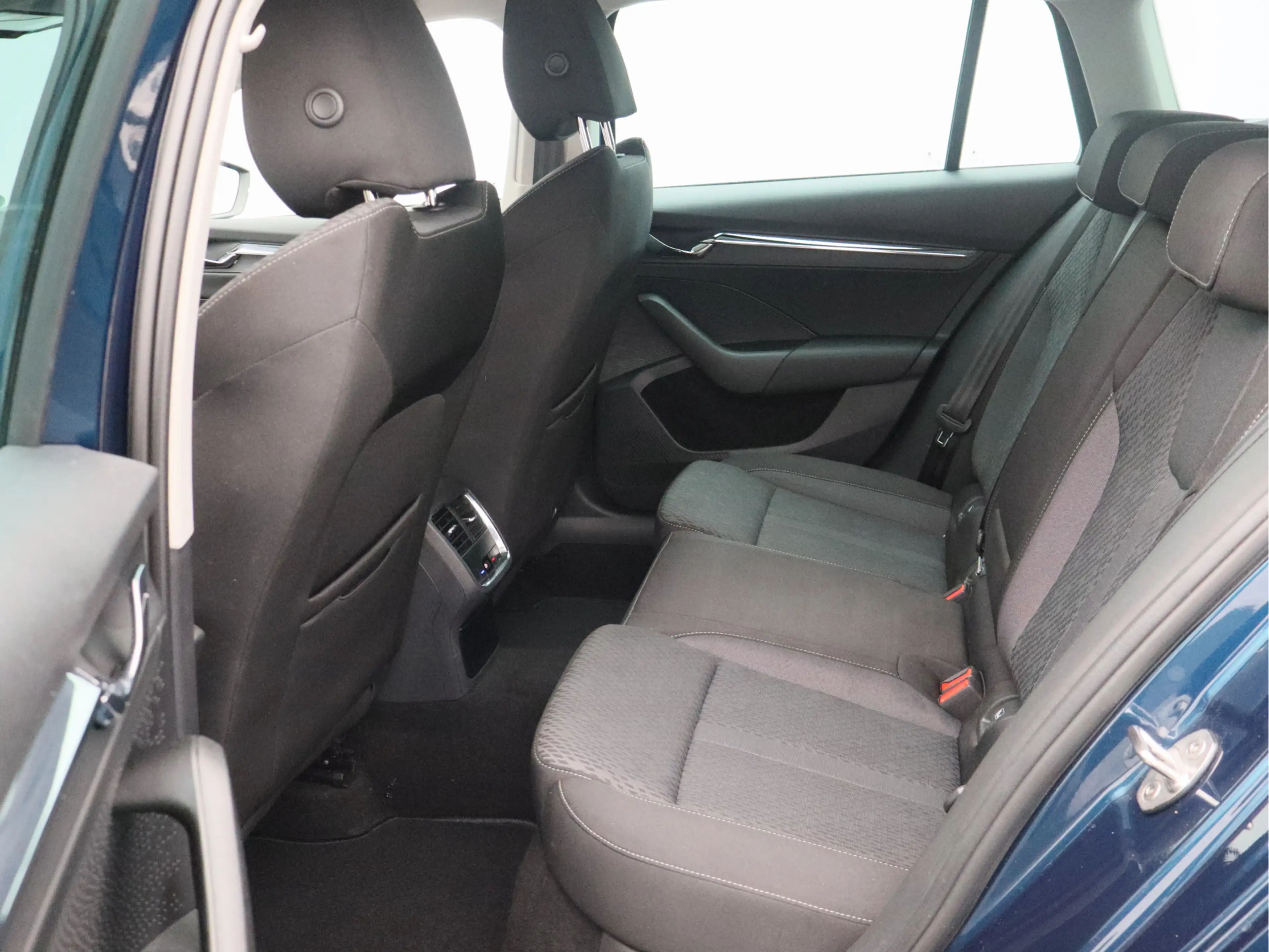 Skoda Octavia Combi 1.5 e-TSI Business Edition Plus/ mooie auto! — photo 7