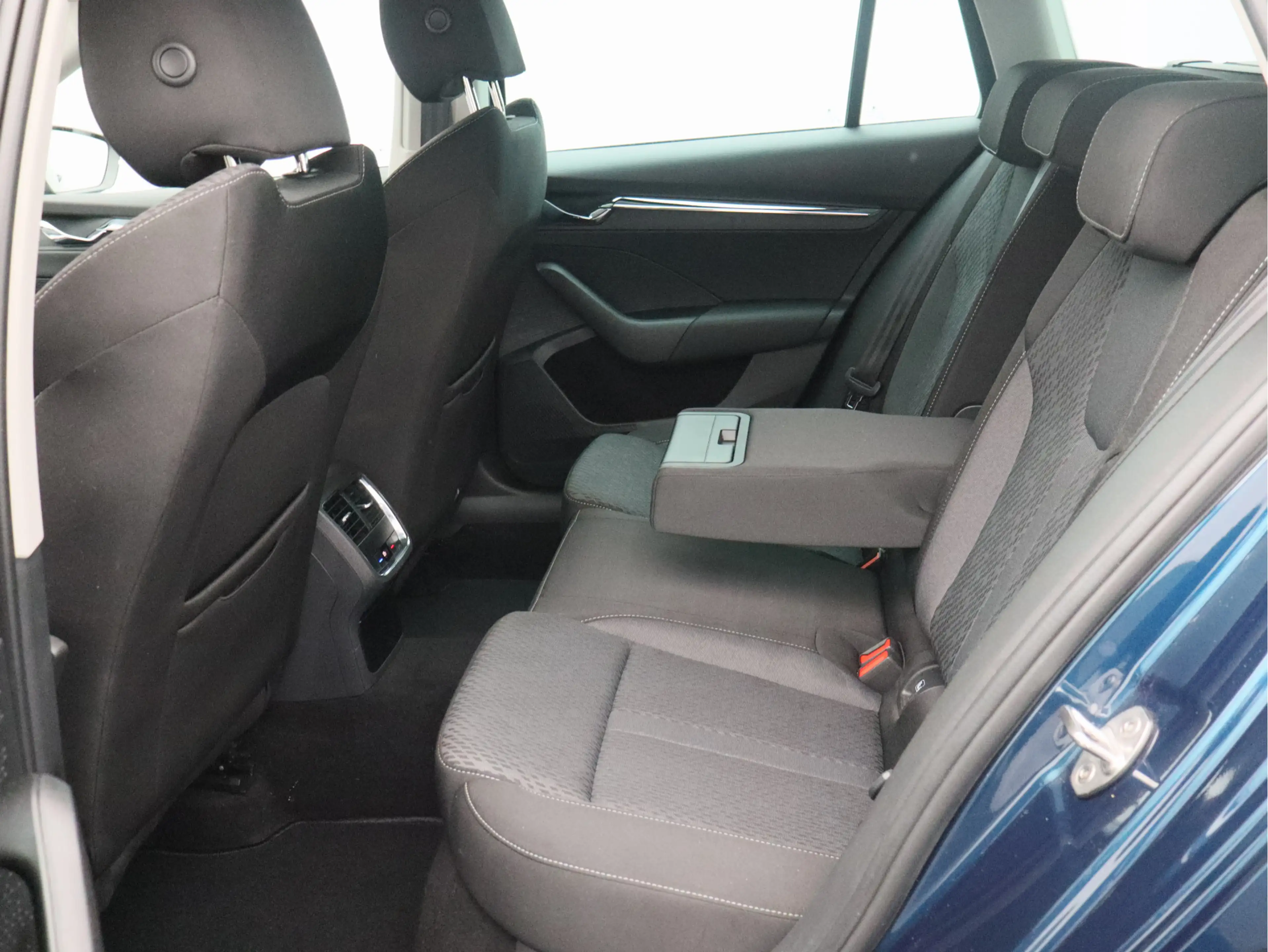 Skoda Octavia Combi 1.5 e-TSI Business Edition Plus/ mooie auto! — photo 9