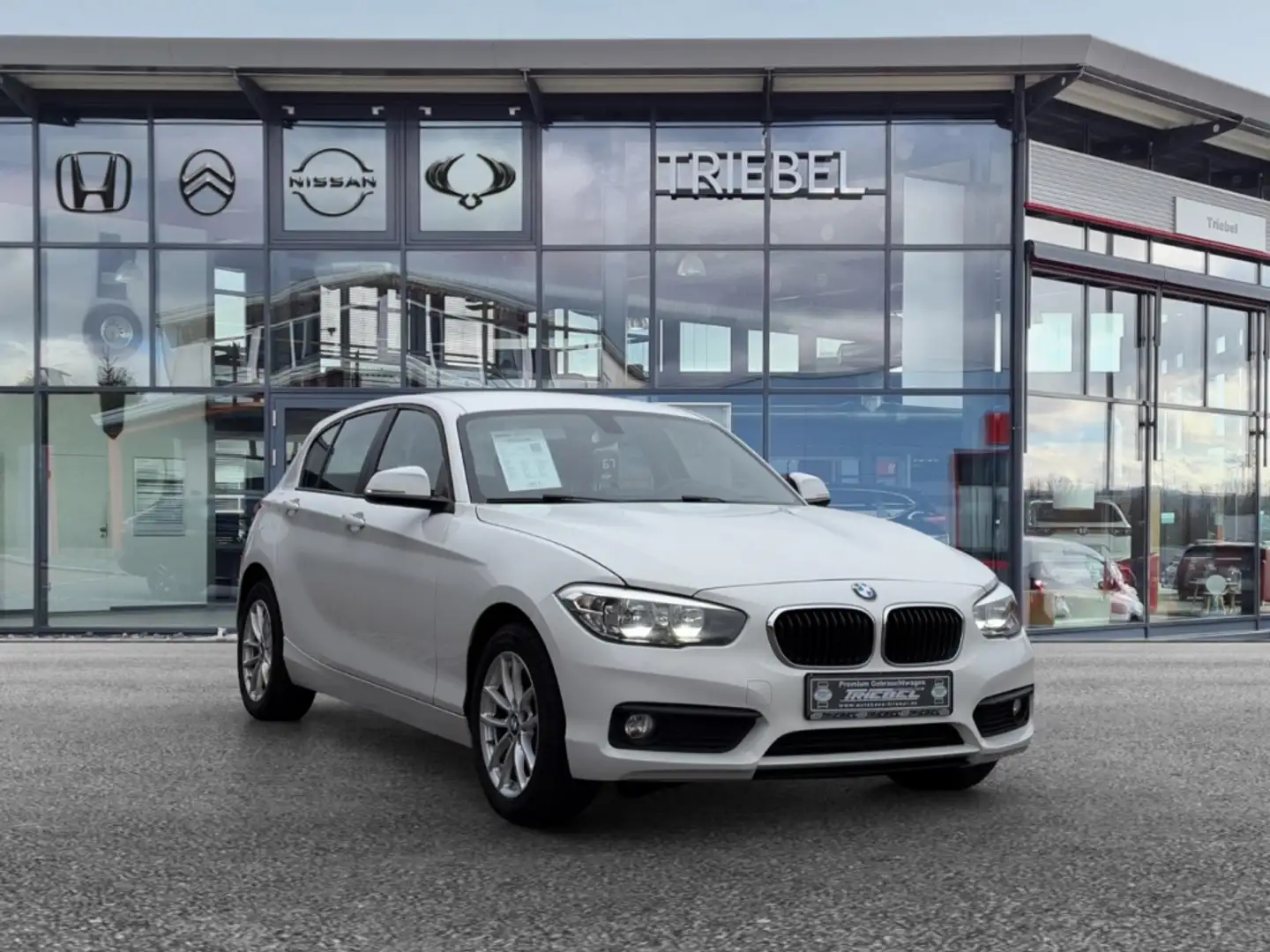 BMW 118 i Advantage °AAC°PDC°SHZ°Tempomat° Wit - 2