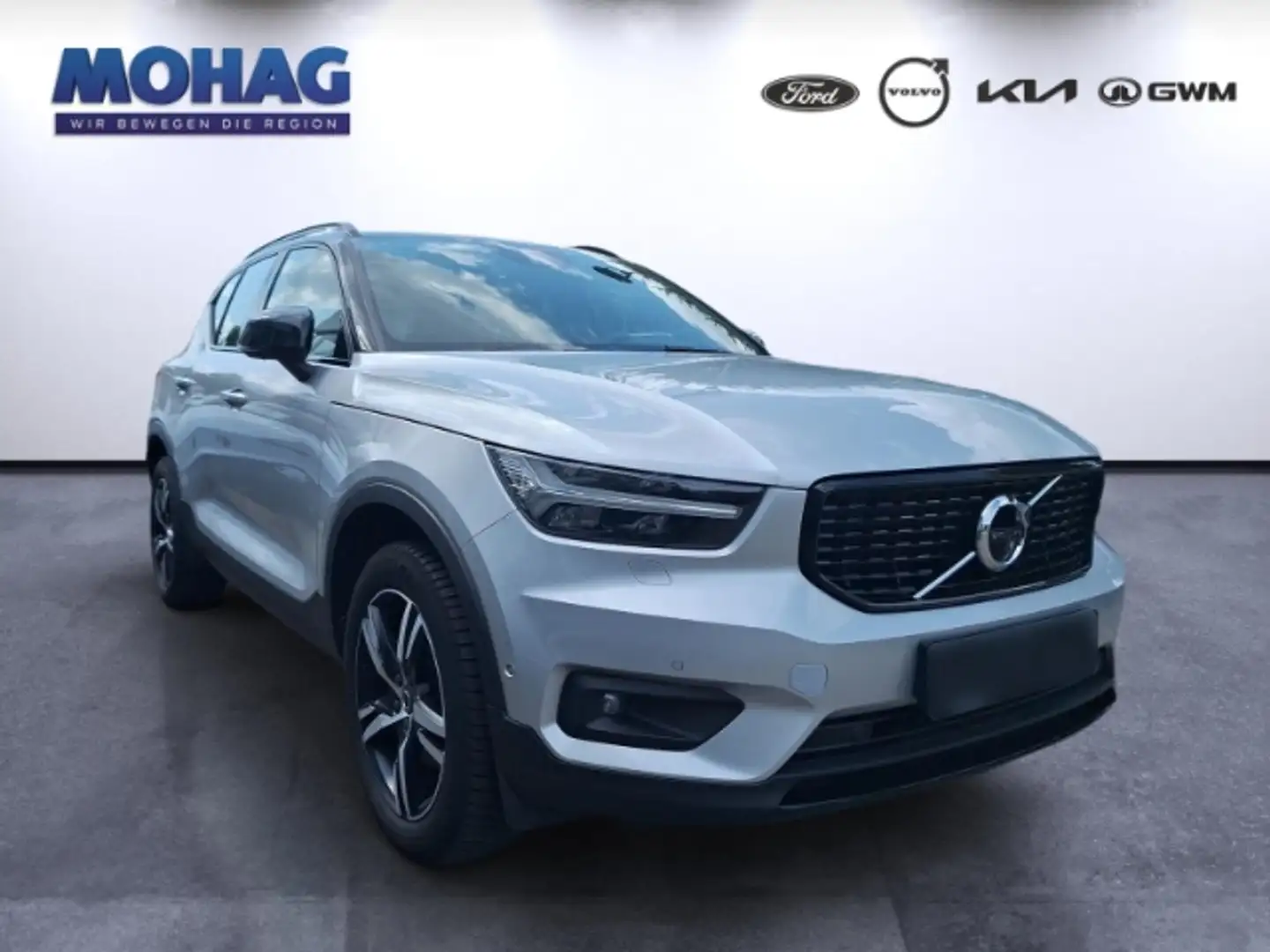 Volvo XC40 D4 EU6d-T R Design AWD Navi  Pamoramadach  Leder Zilver - 2