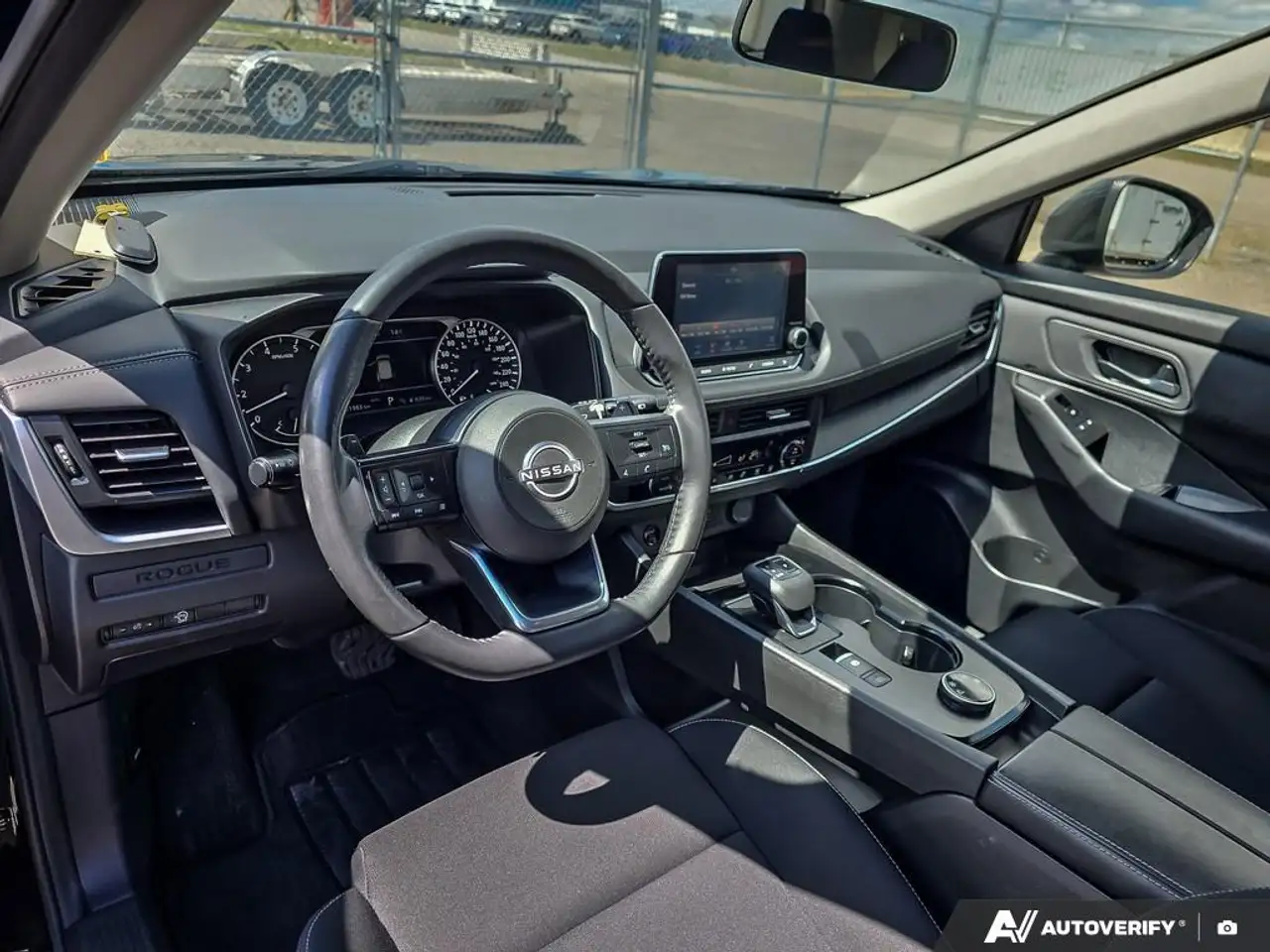 Nissan Rogue снимка Nissan Rogue