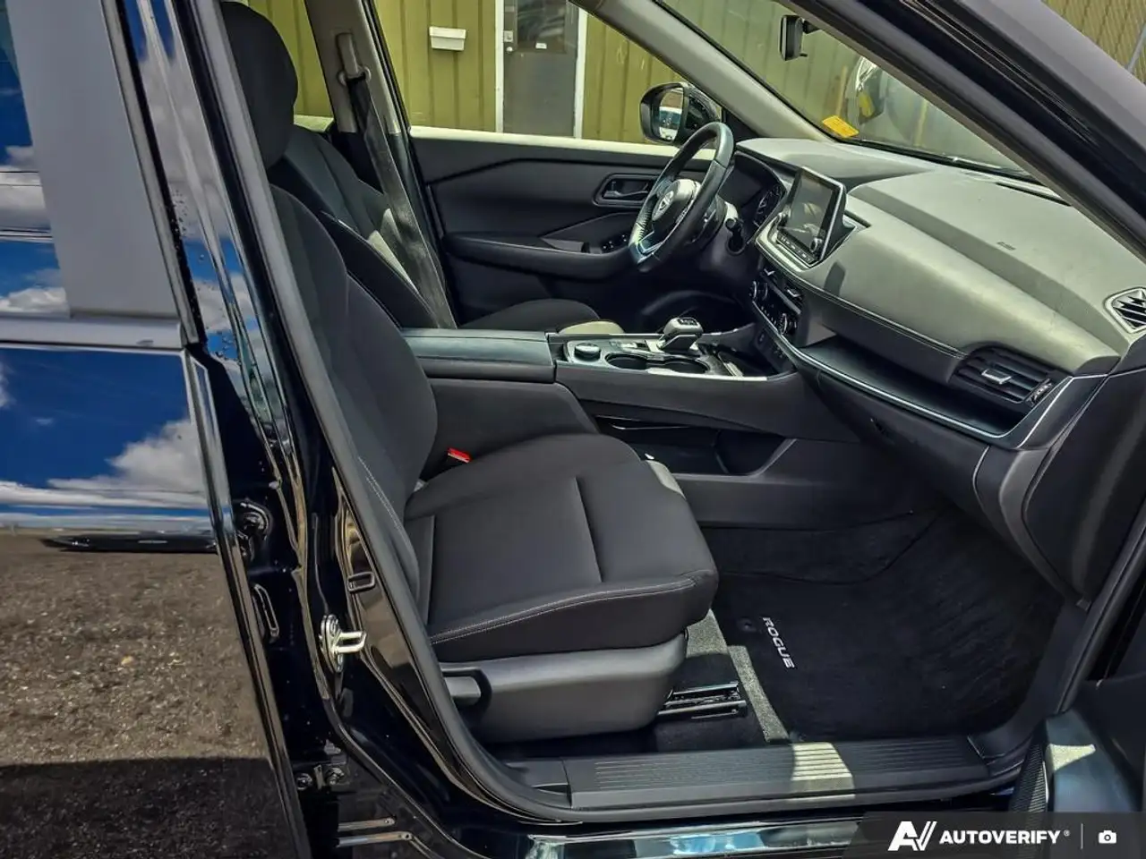 Nissan Rogue снимка Nissan Rogue