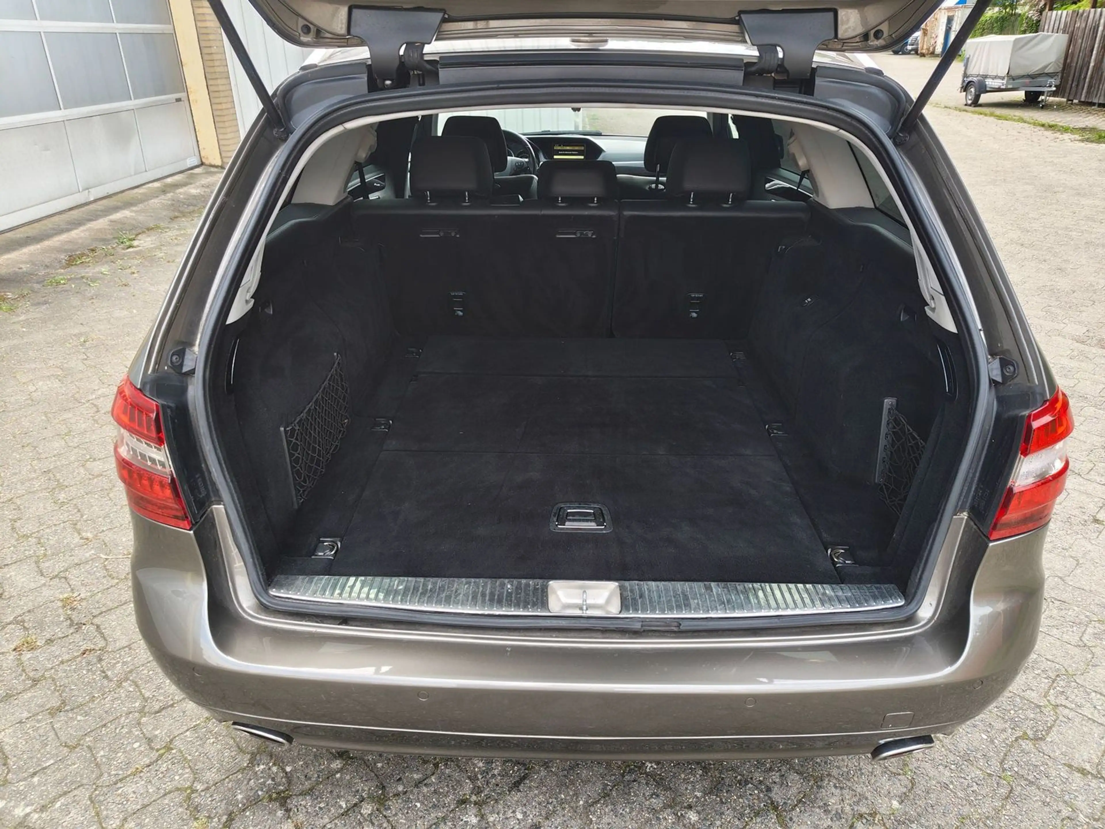 Mercedes-Benz E 350 CDI Avantgarde*Automatik*PDC*Leder*Navi*Bi-Xenon* — photo 10