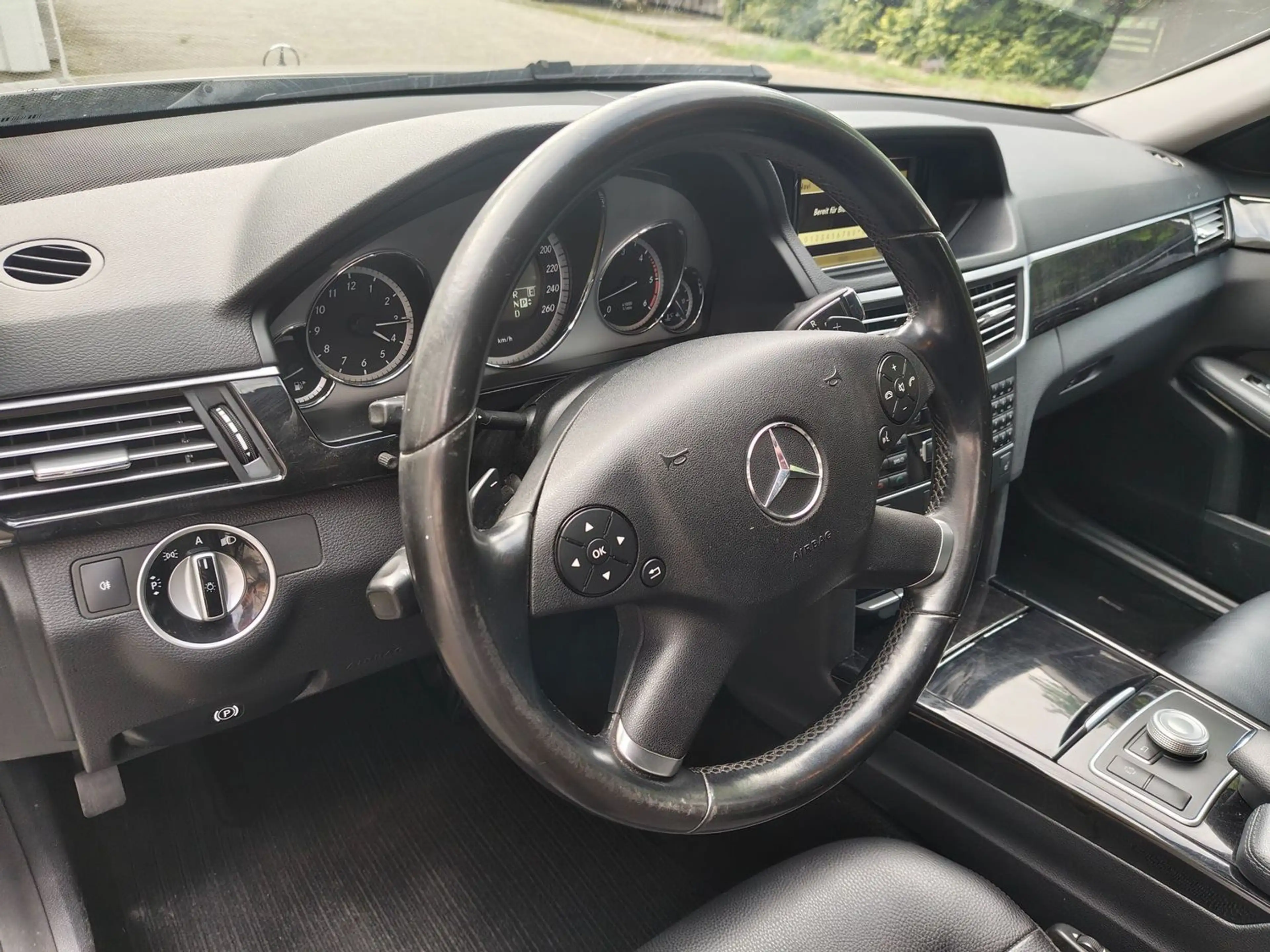 Mercedes-Benz E 350 CDI Avantgarde*Automatik*PDC*Leder*Navi*Bi-Xenon* — photo 11