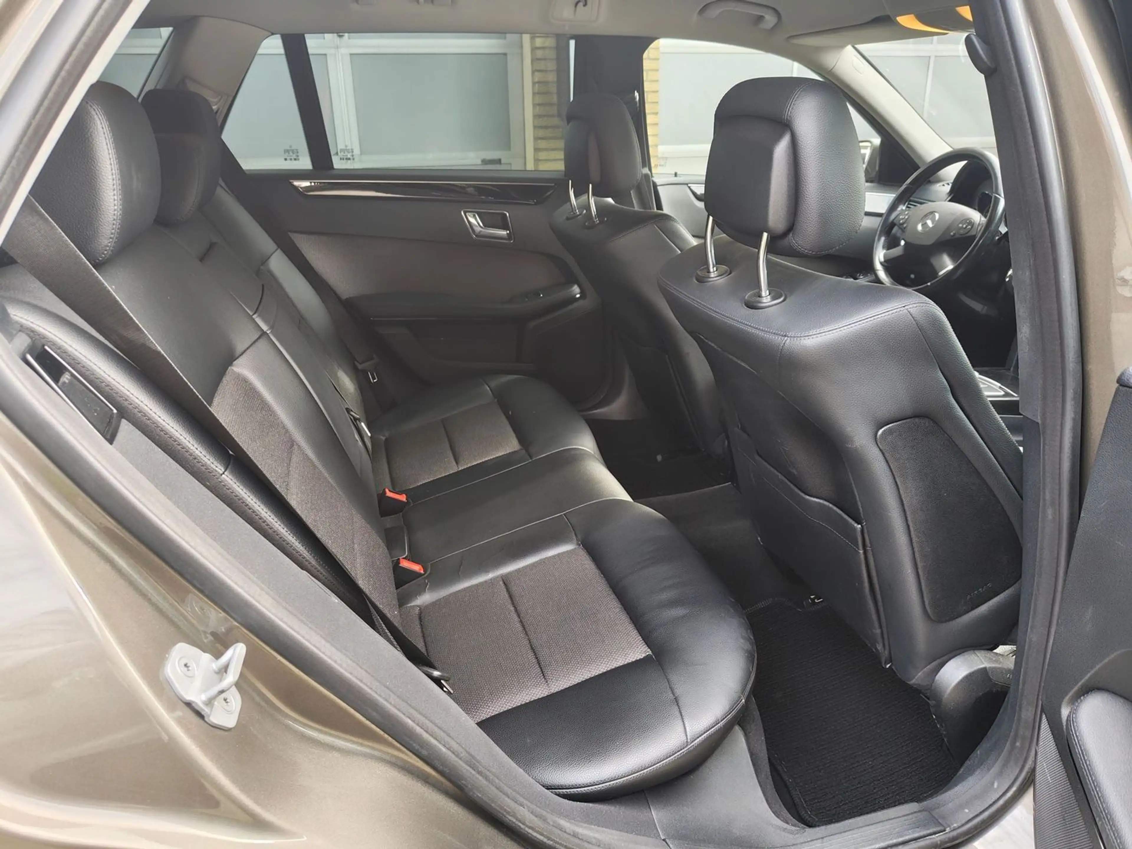 Mercedes-Benz E 350 CDI Avantgarde*Automatik*PDC*Leder*Navi*Bi-Xenon* — photo 15