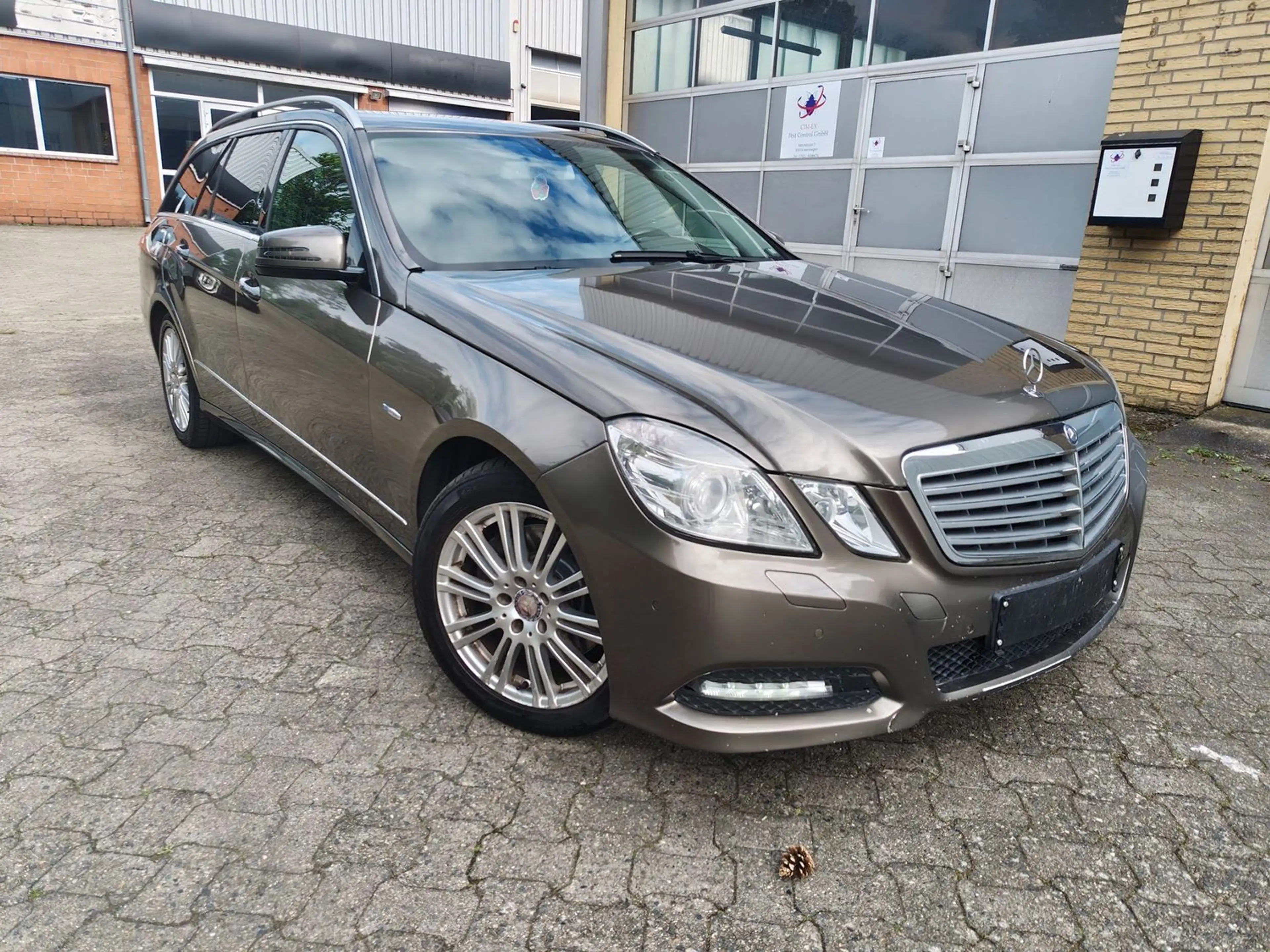 Mercedes-Benz E 350 CDI Avantgarde*Automatik*PDC*Leder*Navi*Bi-Xenon* — photo 6
