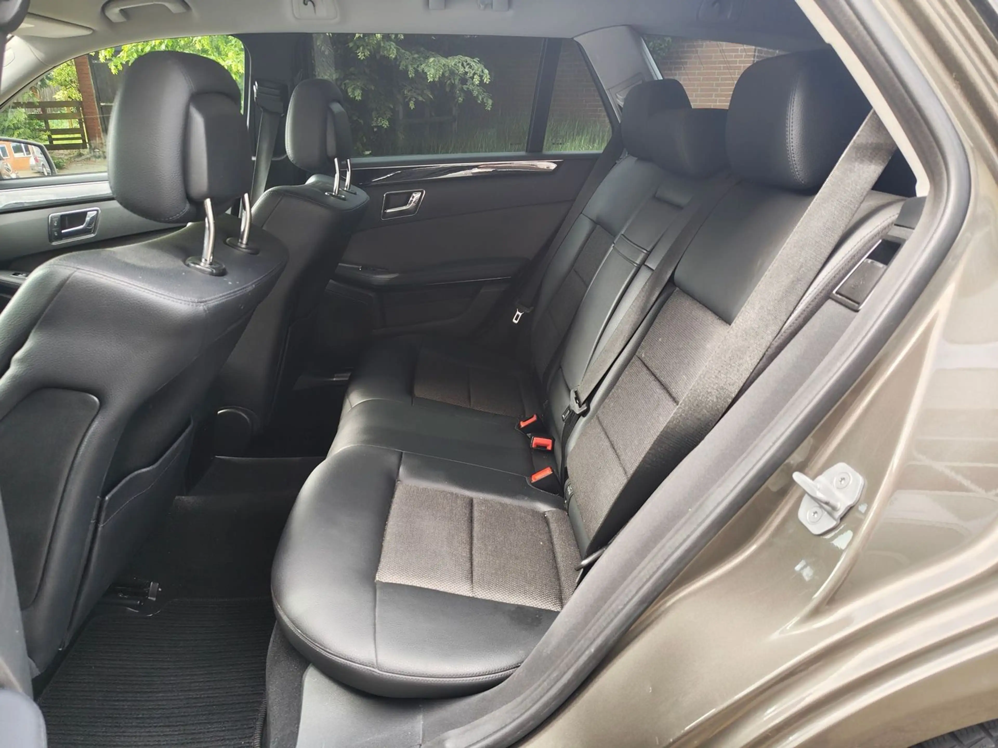 Mercedes-Benz E 350 CDI Avantgarde*Automatik*PDC*Leder*Navi*Bi-Xenon* — photo 13