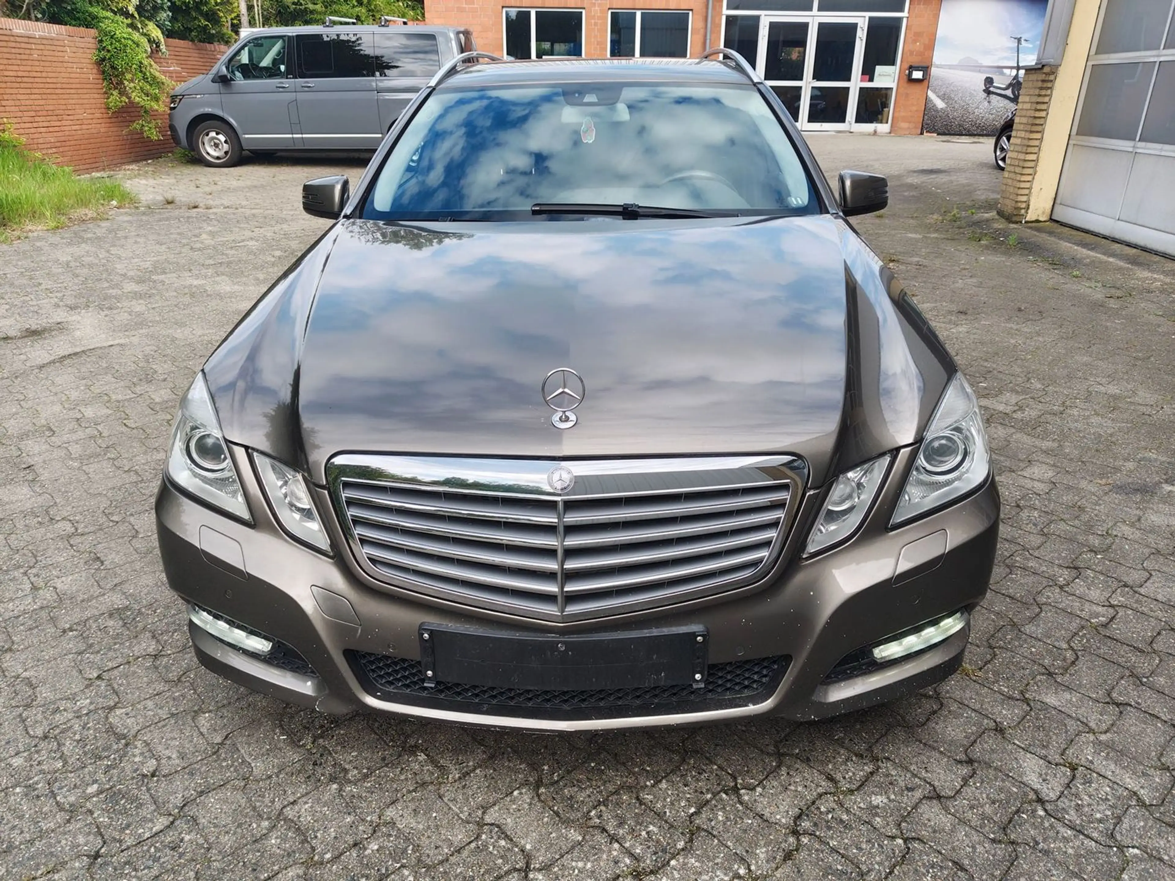Mercedes-Benz E 350 CDI Avantgarde*Automatik*PDC*Leder*Navi*Bi-Xenon* — photo 8