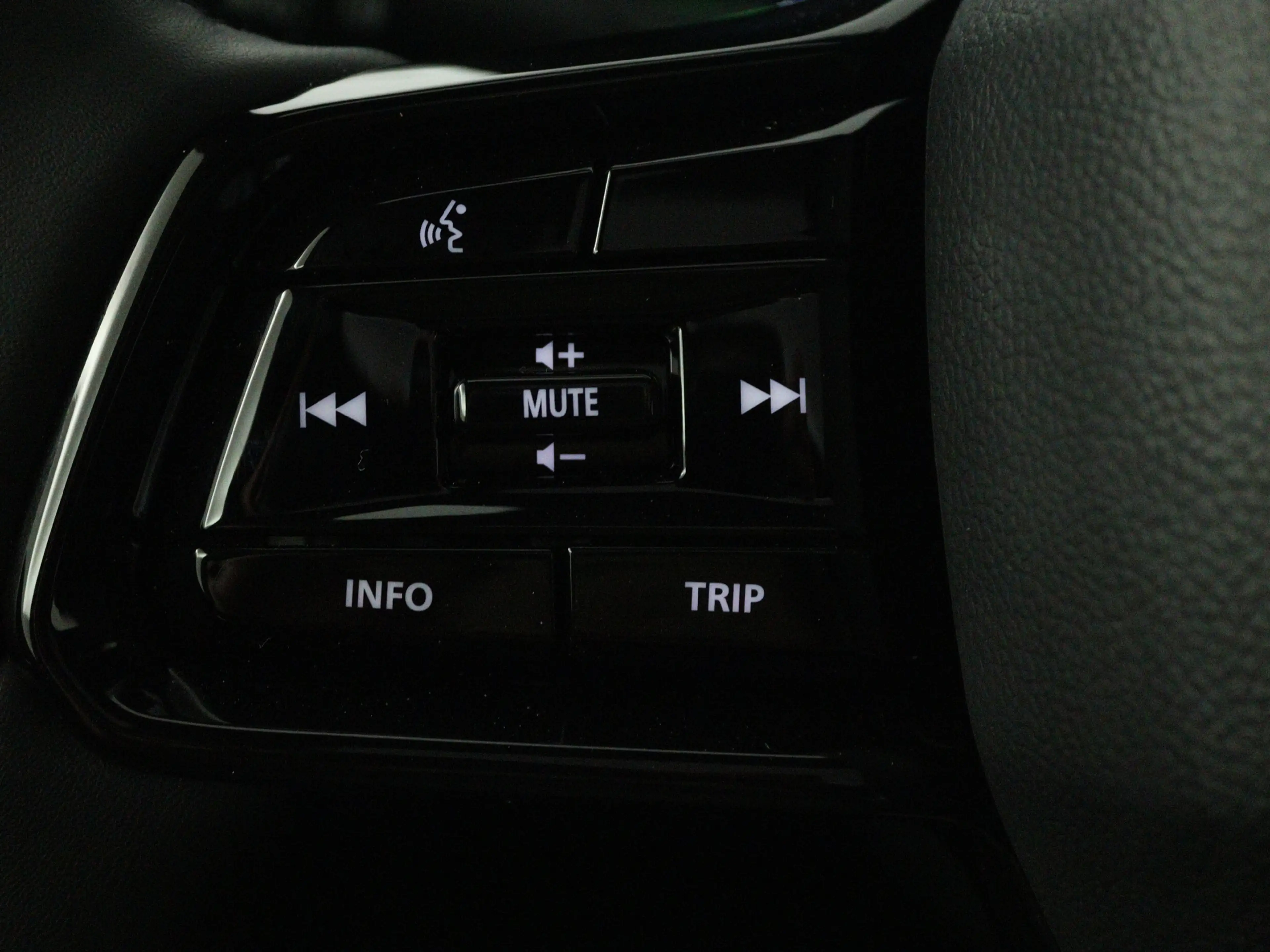 Toyota Urban Cruiser Executive 61 kWh — photo 6