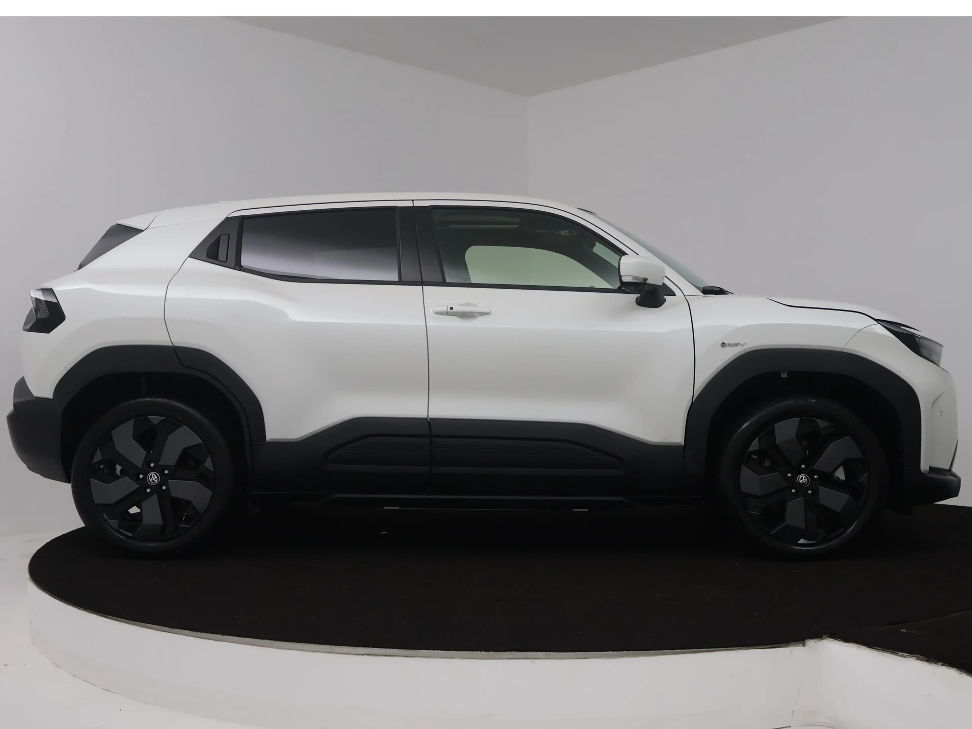 Toyota Urban Cruiser Executive 61 kWh — photo 14