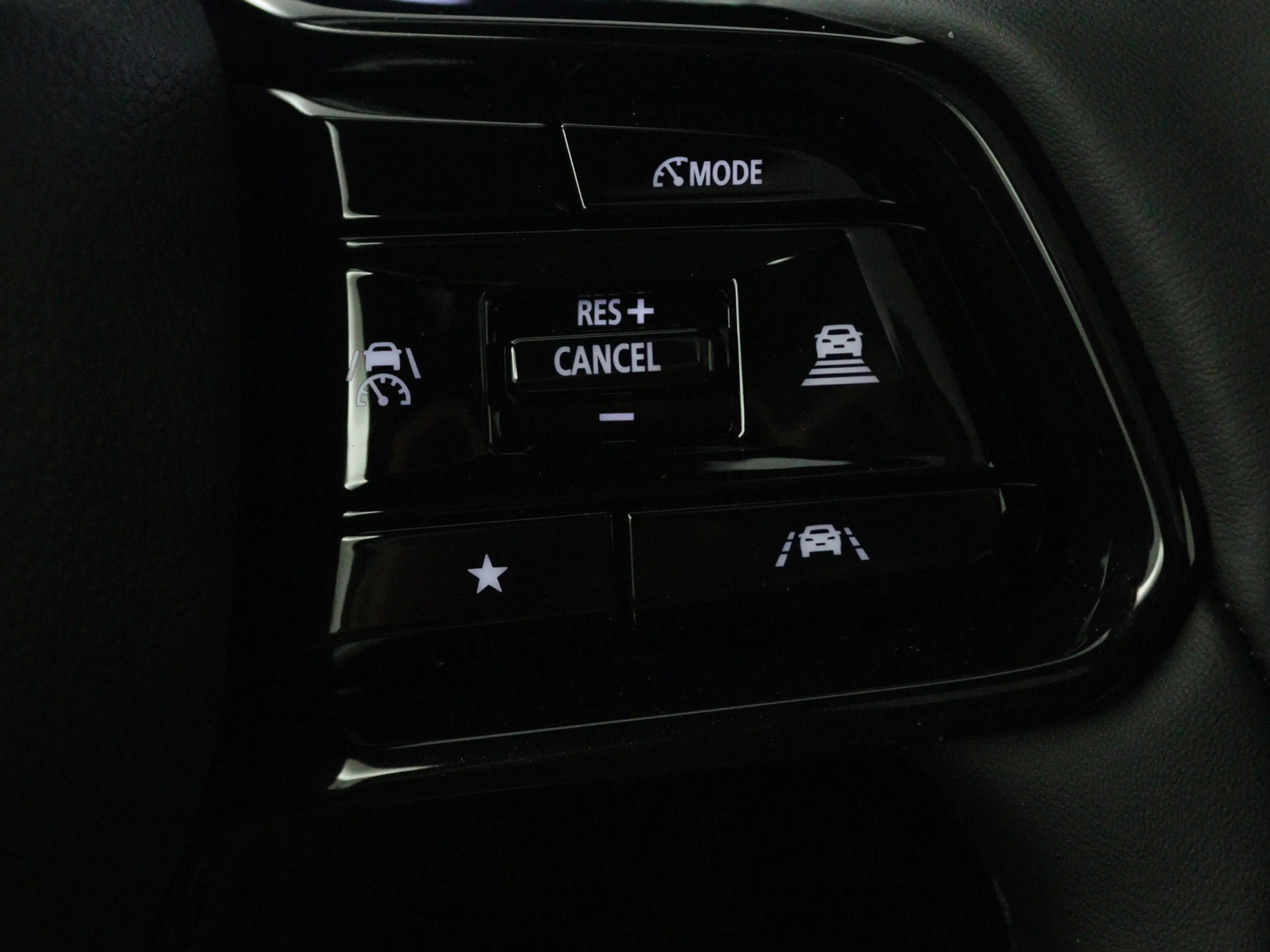 Toyota Urban Cruiser Executive 61 kWh — photo 7
