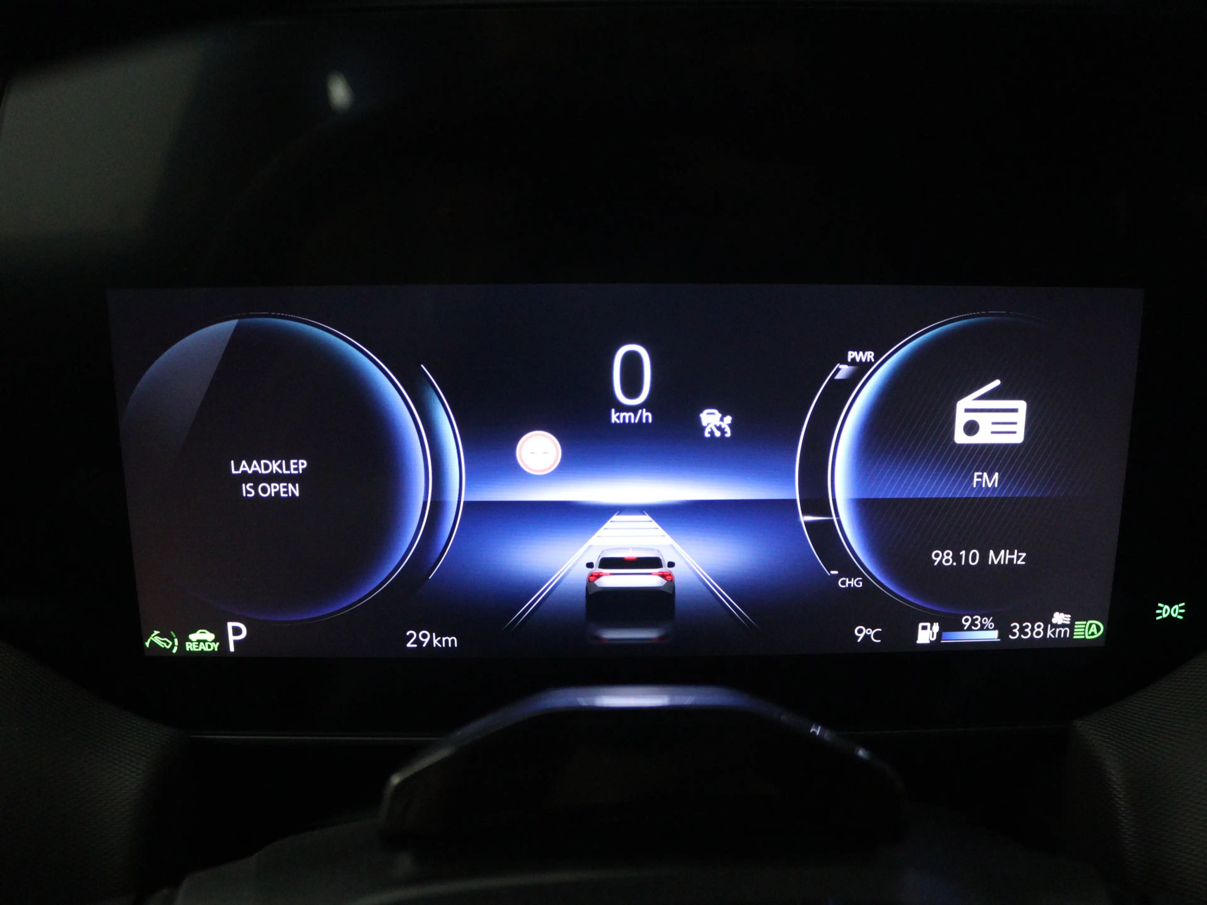 Toyota Urban Cruiser Executive 61 kWh — photo 10