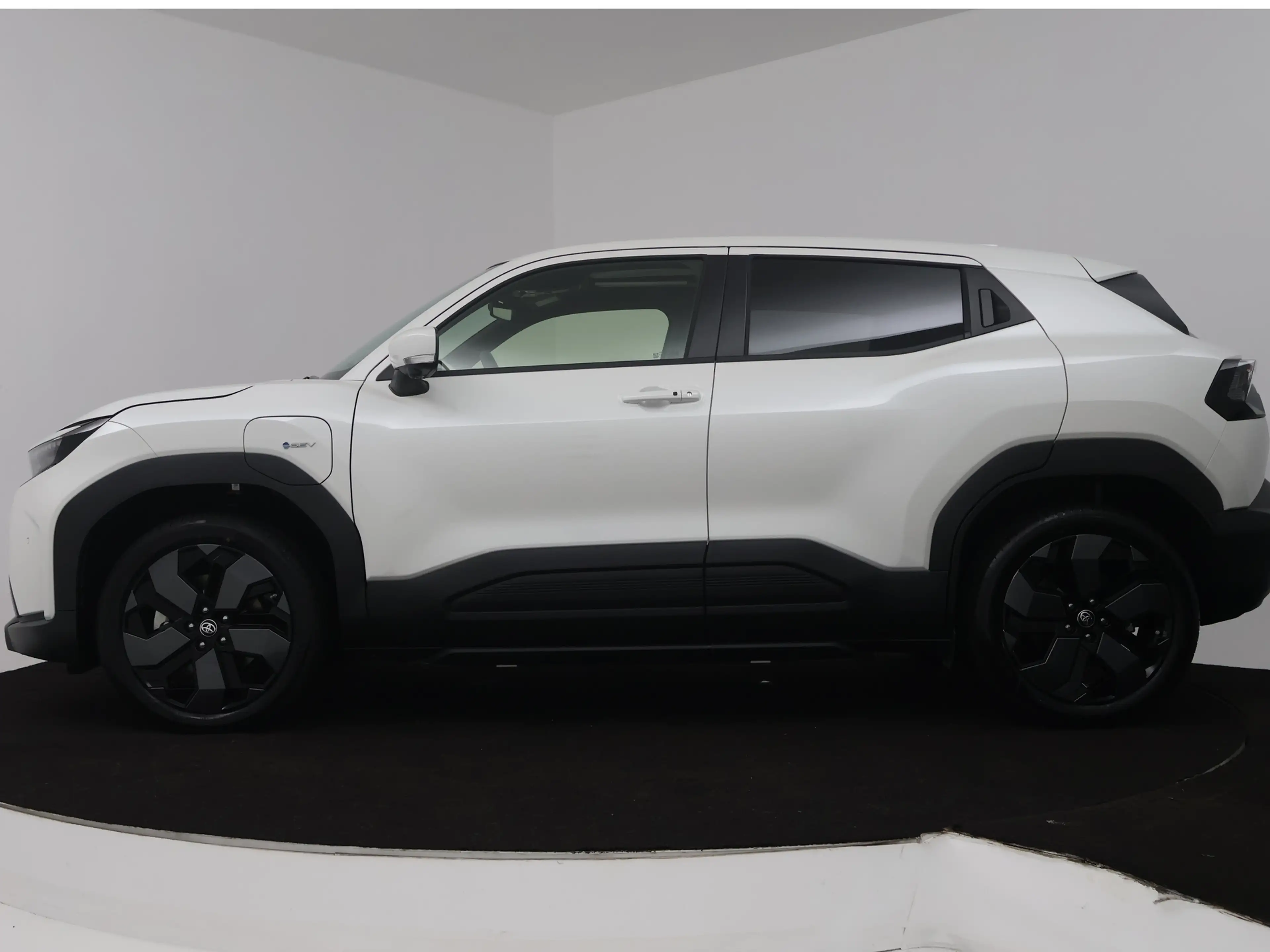 Toyota Urban Cruiser Executive 61 kWh — photo 3