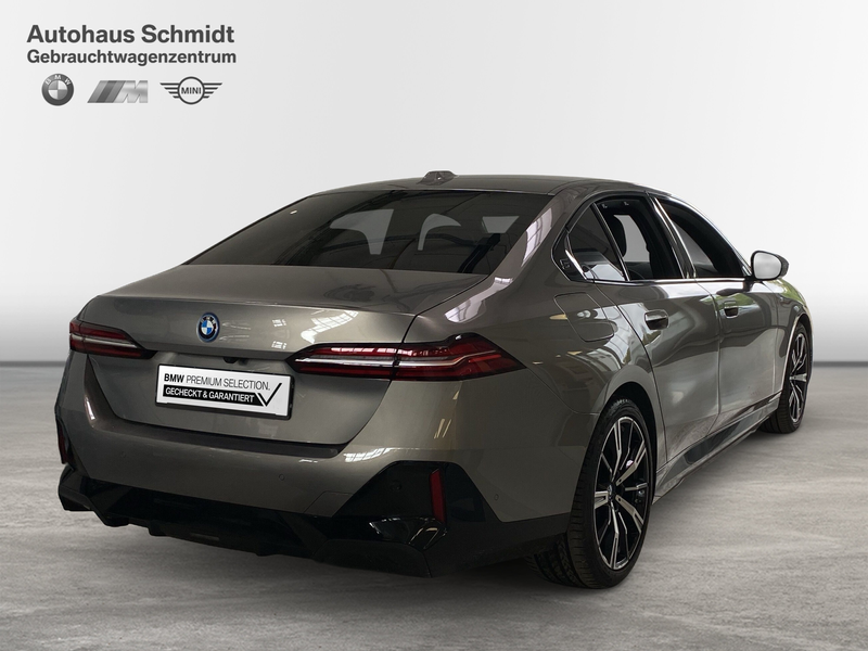 BMW 550 e xDrive Limousine — photo 5