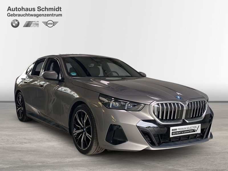 BMW 550 e xDrive Limousine — photo 6