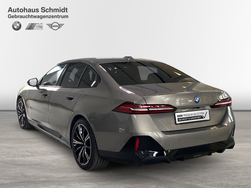 BMW 550 e xDrive Limousine — photo 3