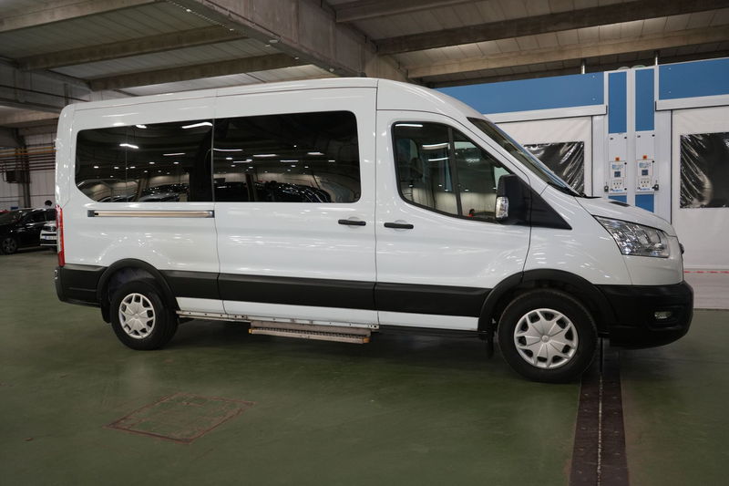 Ford Transit 2.0 TDCi Trend 9Pl. Lift handi LEDER/CUIR GPS PDC — photo 11