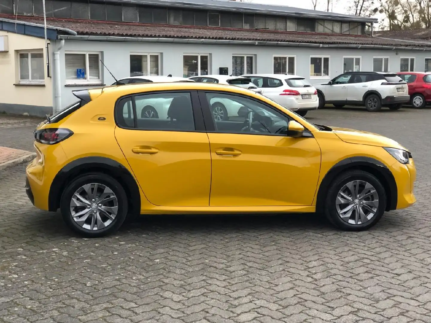 Peugeot e-208 e- Active Pack - 2