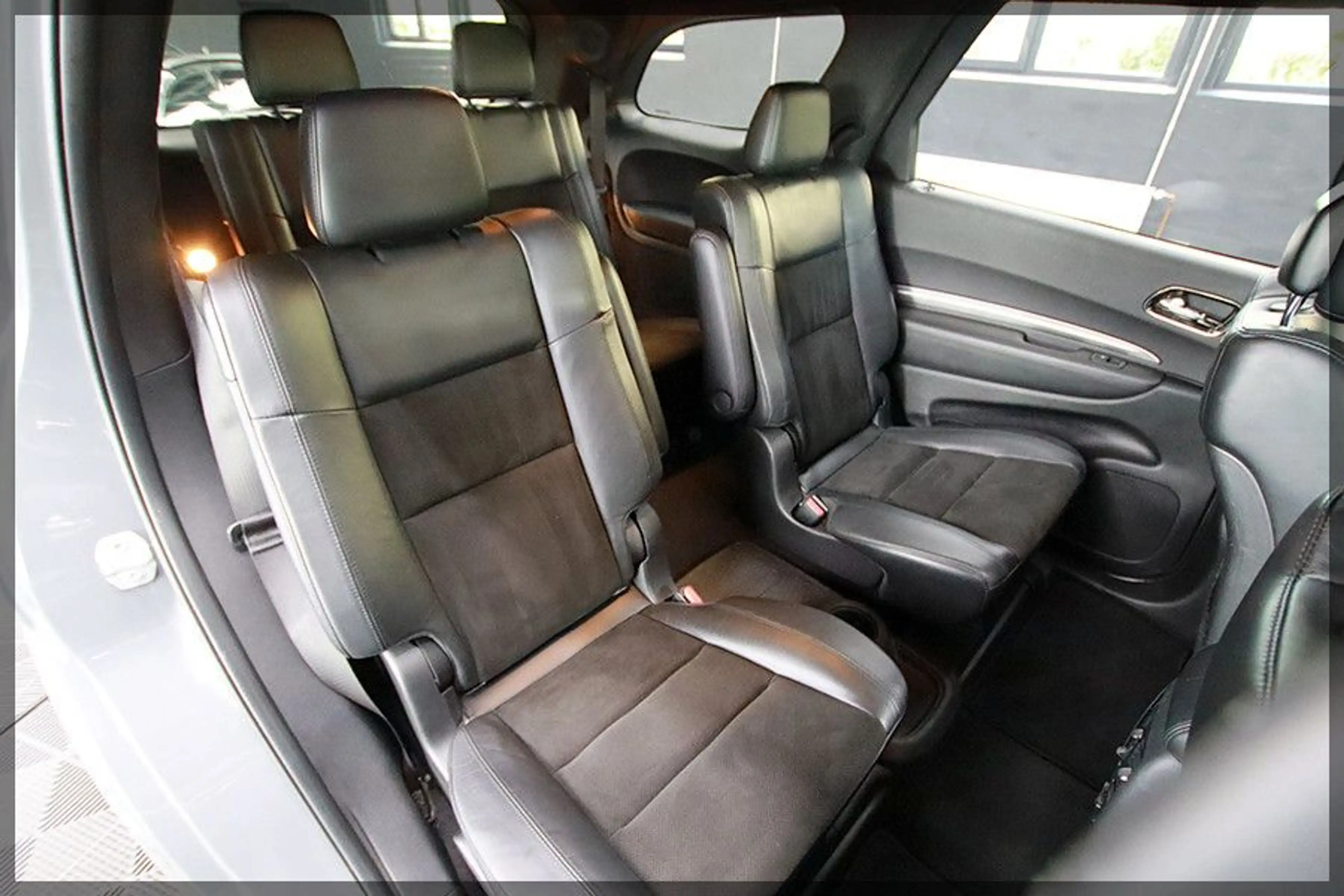 Dodge Durango 5.7 RT 6 SITZER  / CAM / PDC / LPG — photo 15