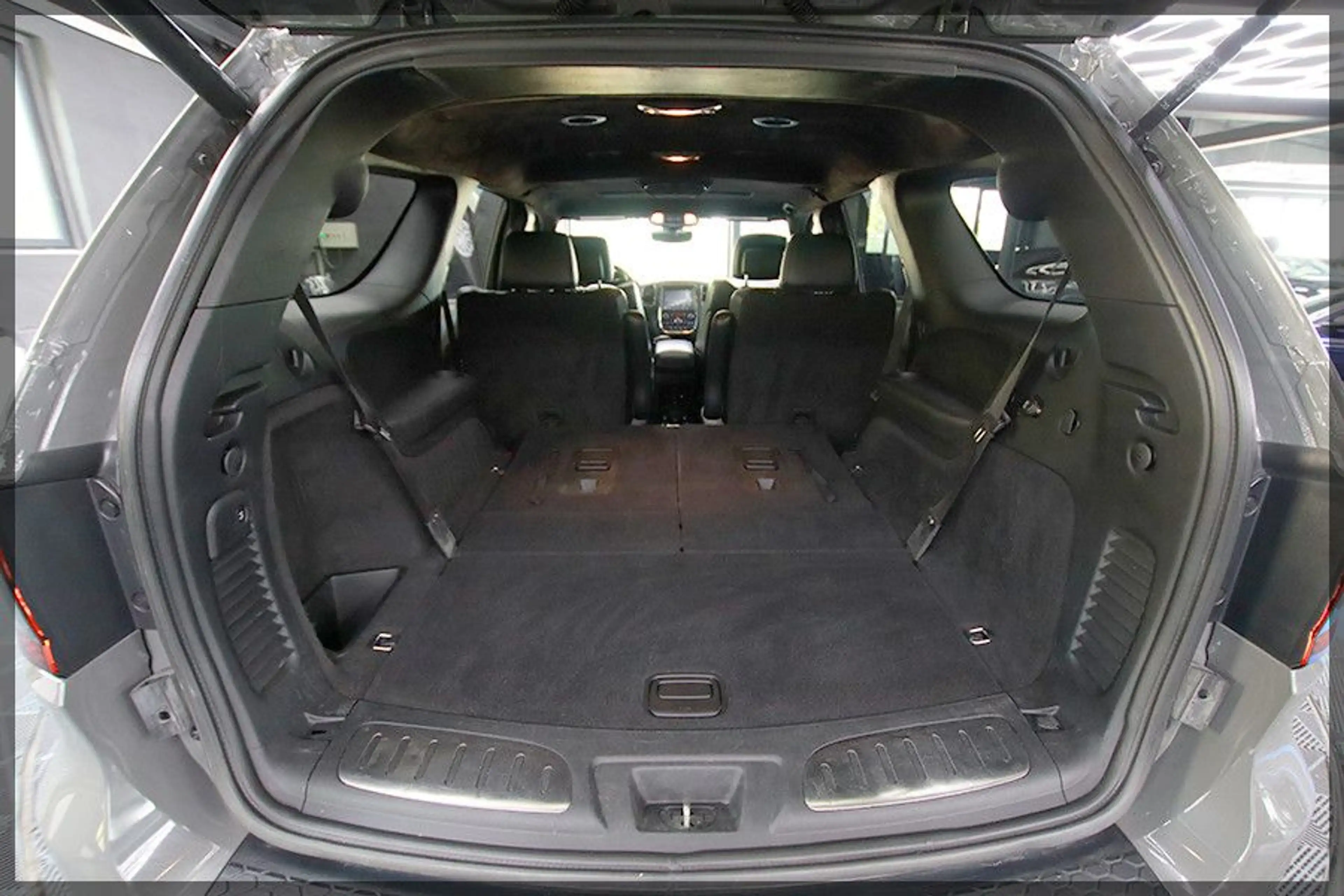 Dodge Durango 5.7 RT 6 SITZER  / CAM / PDC / LPG — photo 12
