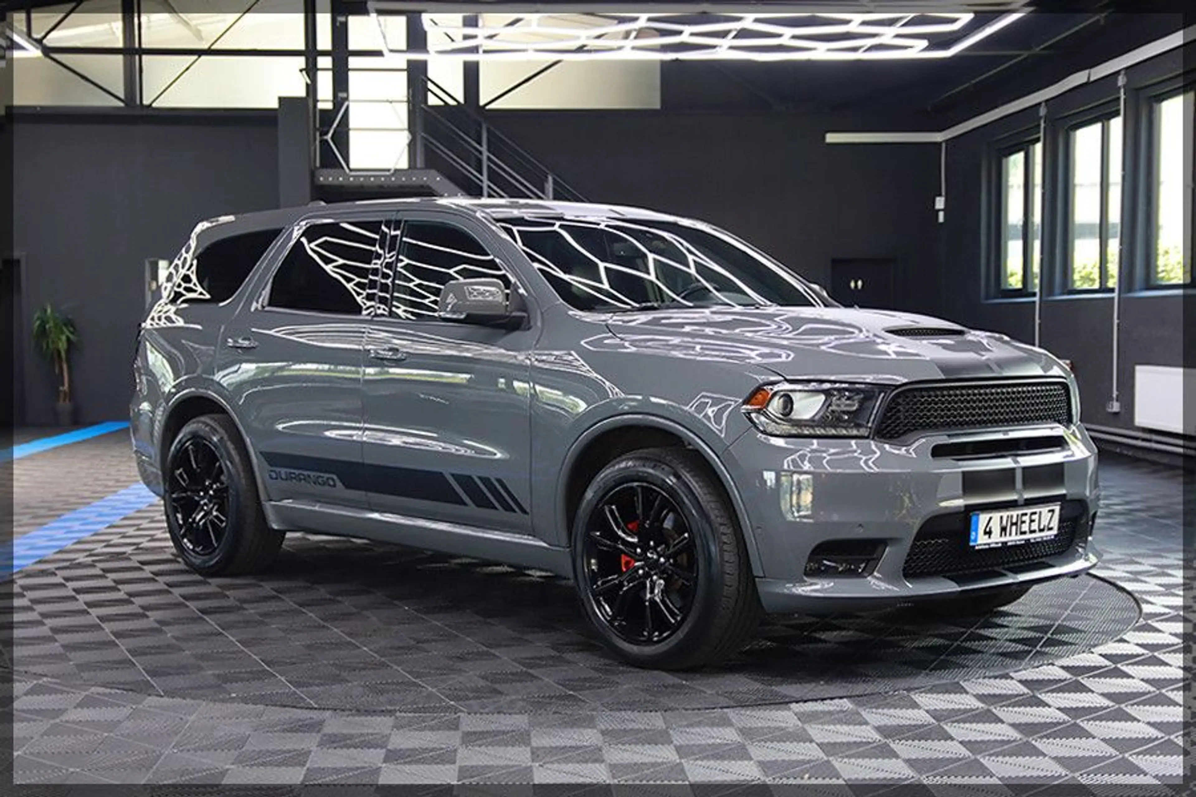 Dodge Durango 5.7 RT 6 SITZER / CAM / PDC / LPG