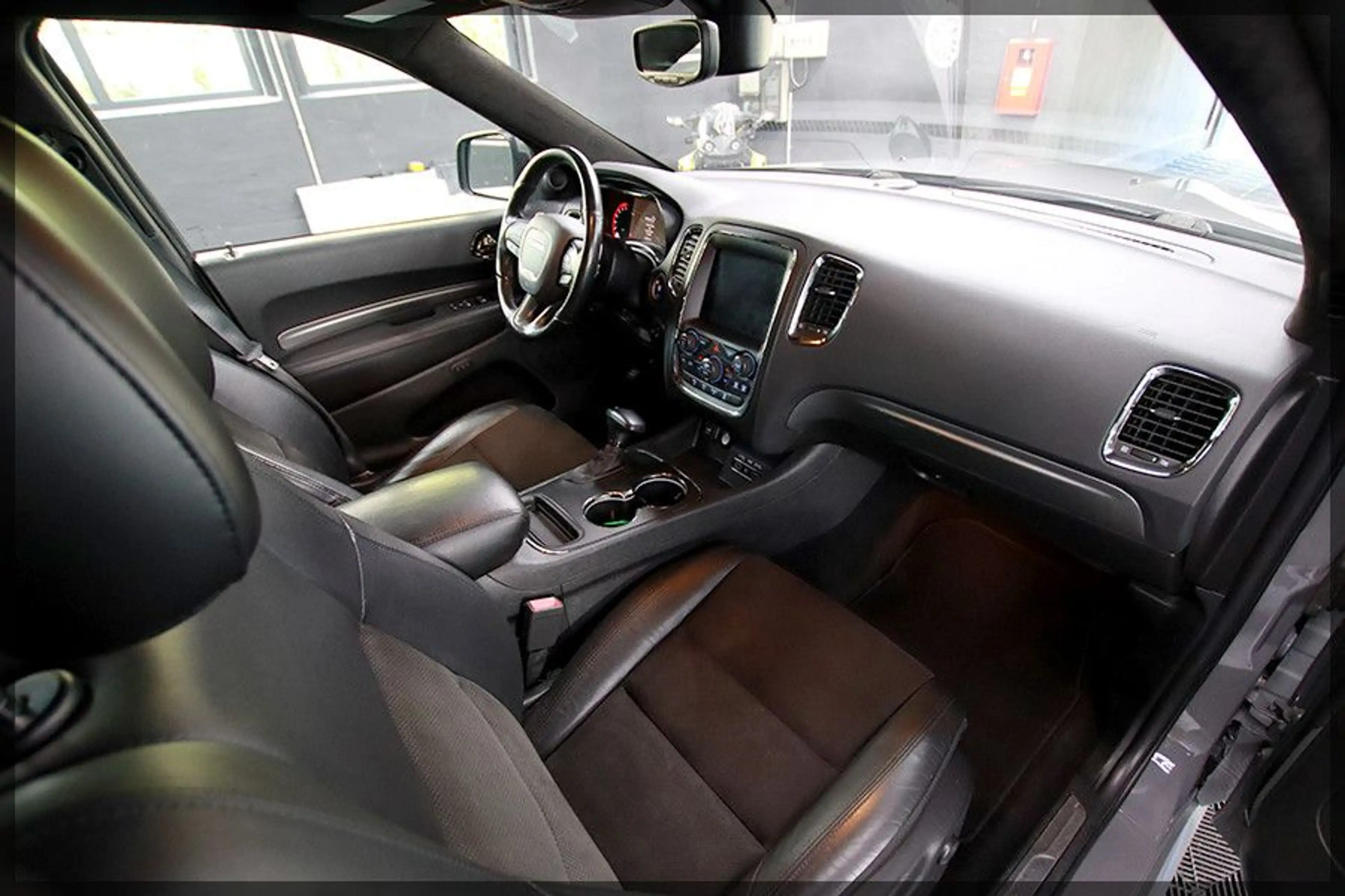 Dodge Durango 5.7 RT 6 SITZER  / CAM / PDC / LPG — photo 14