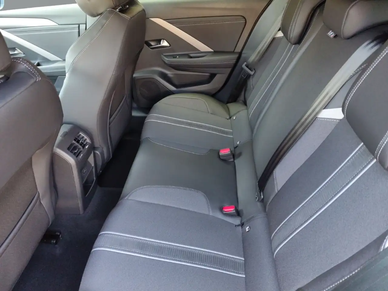 Opel Astra L GS 1.2 Turbo 130PS Automatik LED 360°Kamera Keyl, миниатюра 10