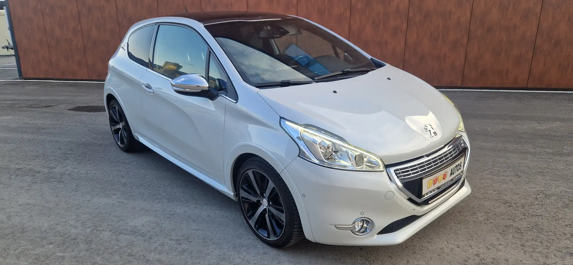 Peugeot 208 208 XY 1.6 e-HDi 114ch Blanc - 1