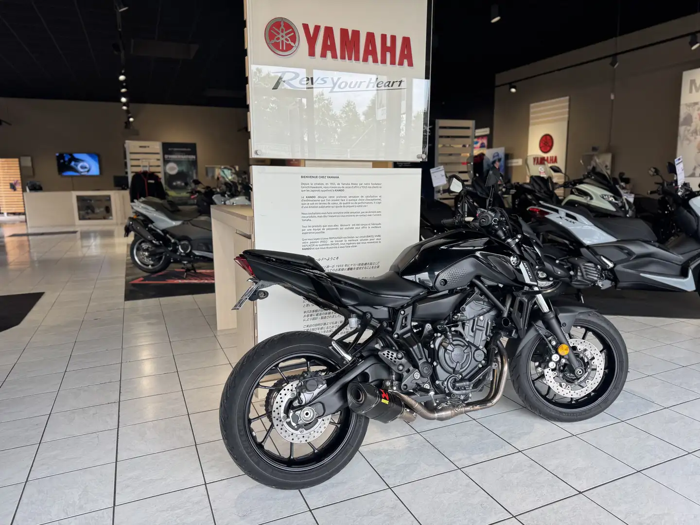 Yamaha MT-07 Negro - 2