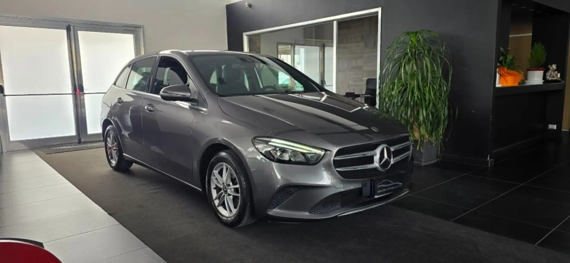 Mercedes-Benz B 180 d Automatic Sport Plus Grigio - 2