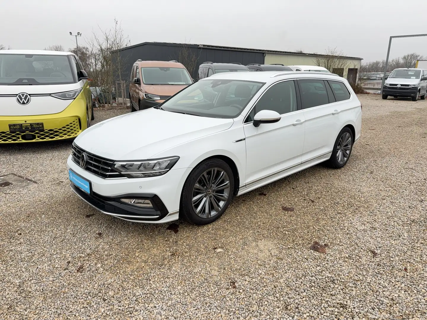 Volkswagen Passat Variant TDI R-Line Rückfahrkamera Weiß - 2