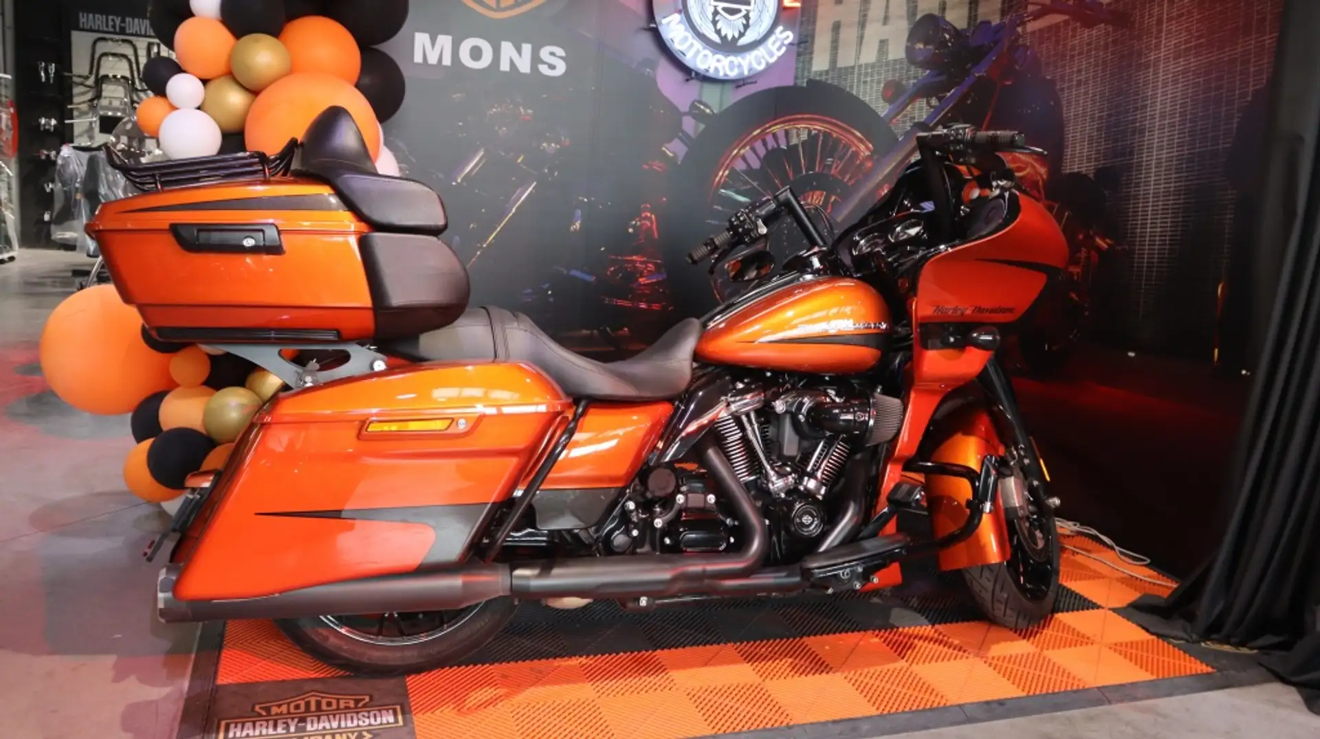 Harley-Davidson Tour Glide Road Spécial Naranja - 2