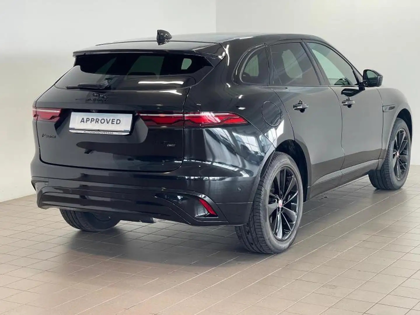 Jaguar F-Pace (X761) 2.0 PHEV 404 CV AWD aut. R-Dyn. S Black - 1