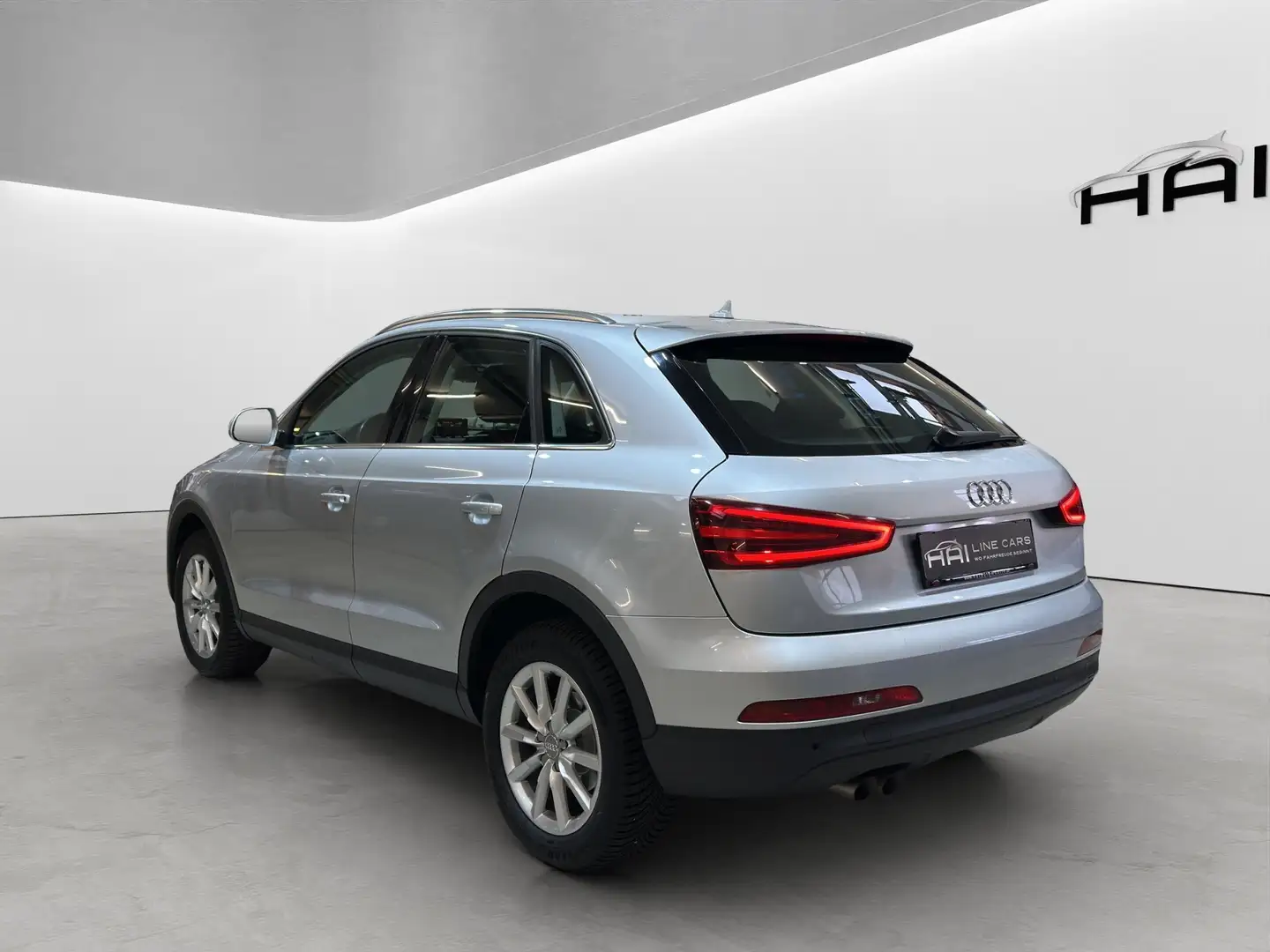 Audi Q3 2.0 TDI quattro | Xenon | AHK | Navi | Tempomat Gris - 2